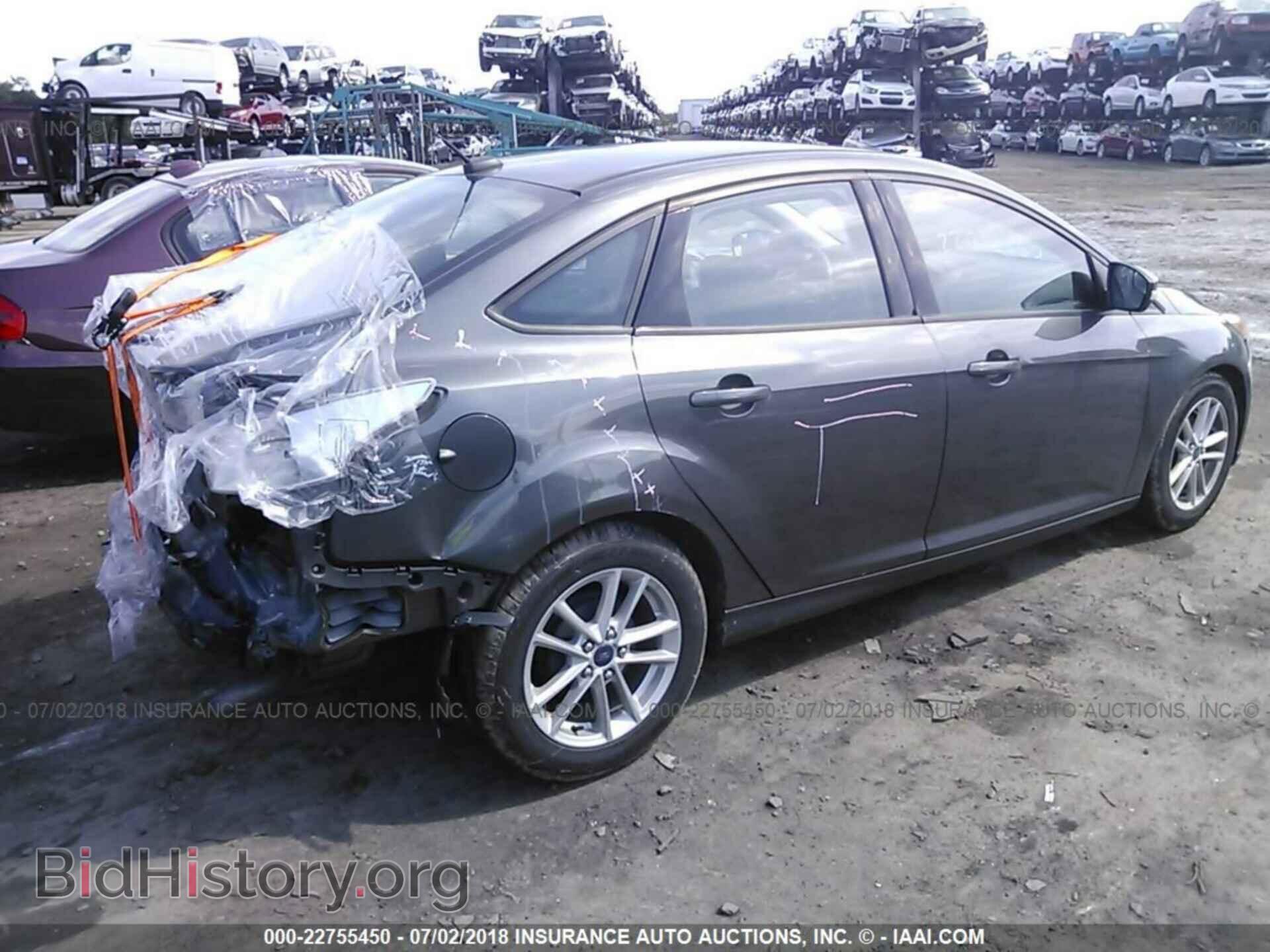 2016 Ford Focus - VIN: 1FADP3F28GL228754 - Photo 4