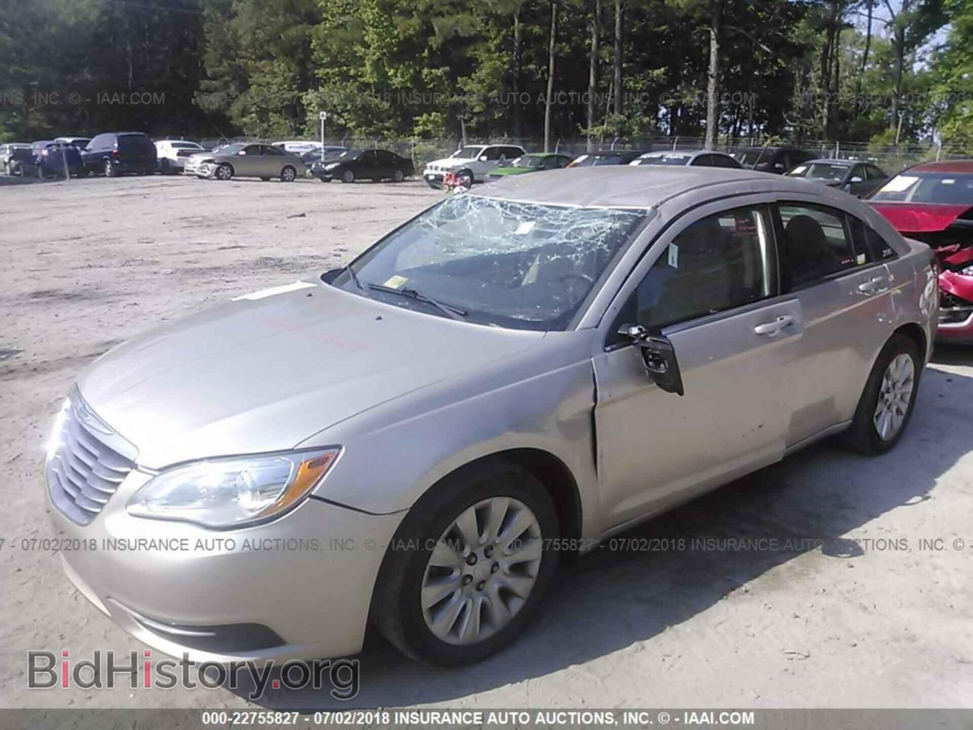 2013 Chrysler 200 - VIN: 1C3CCBAB1DN733820 - Photo 2