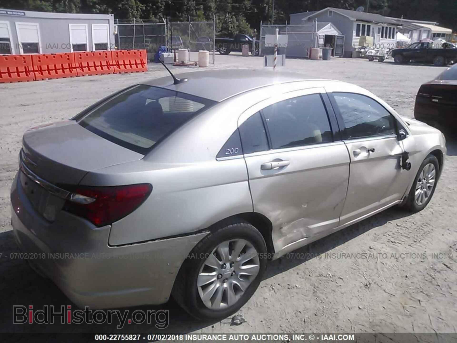 2013 Chrysler 200 - VIN: 1C3CCBAB1DN733820 - Photo 4