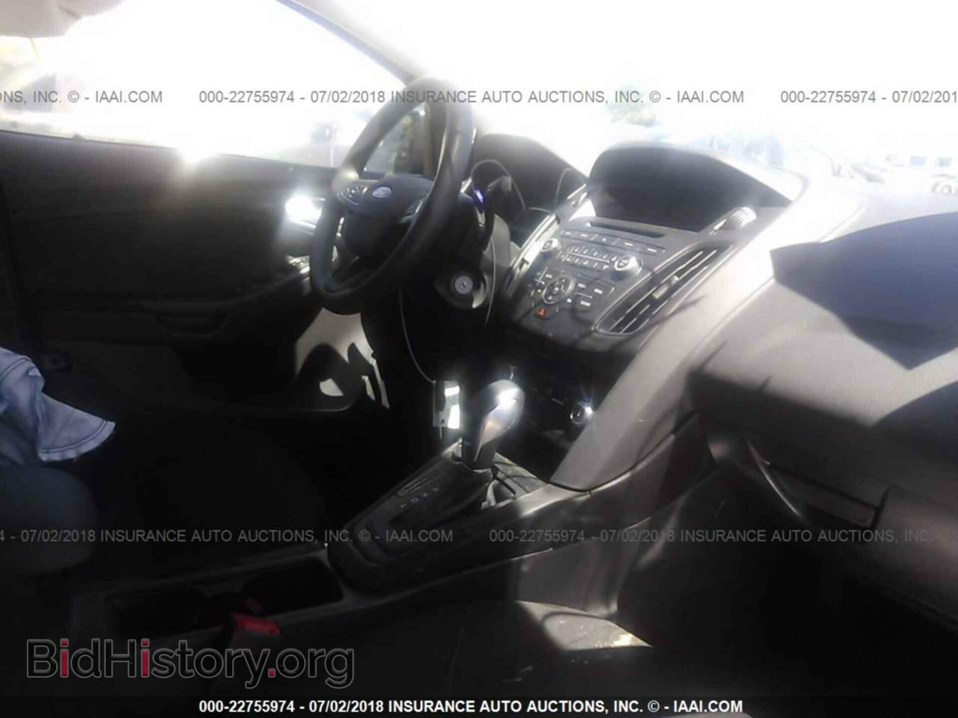 2017 Ford Focus - VIN: 1FADP3F25HL324035 - Photo 5