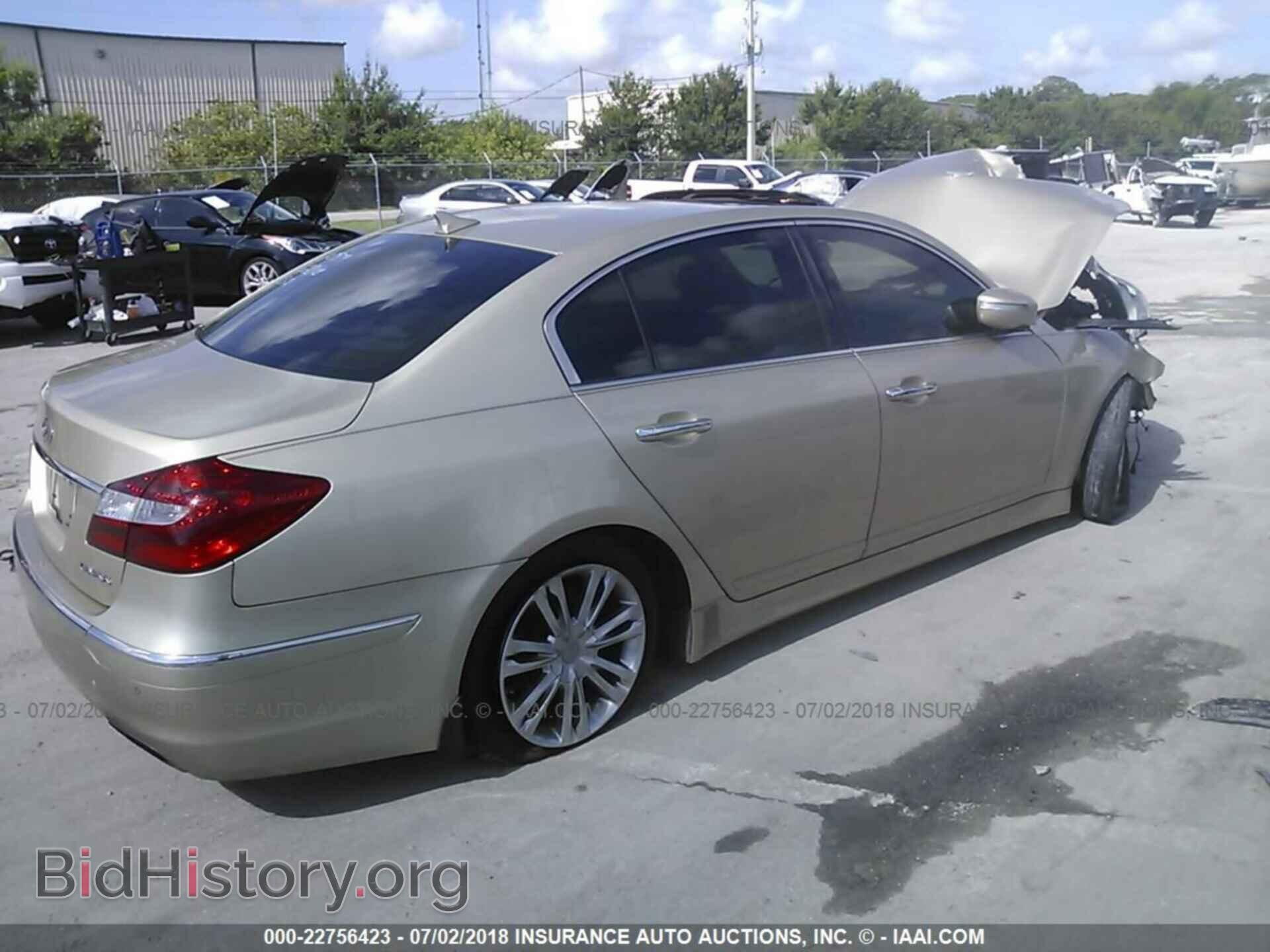 2012 Hyundai Genesis - VIN: KMHGC4DD4CU170879 - Фото 4