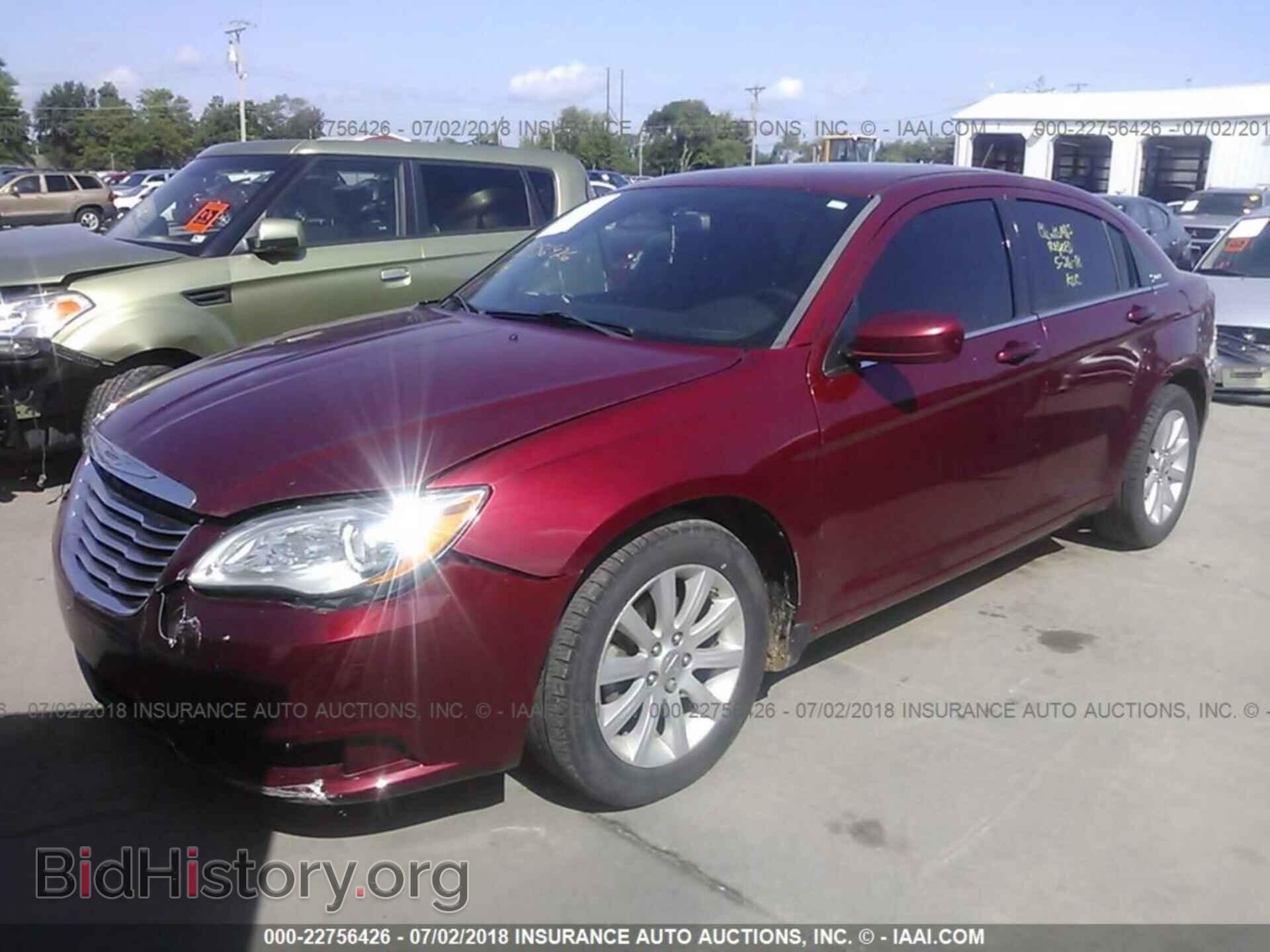 2013 Chrysler 200 - VIN: 1C3CCBBB3DN575222 - Photo 2