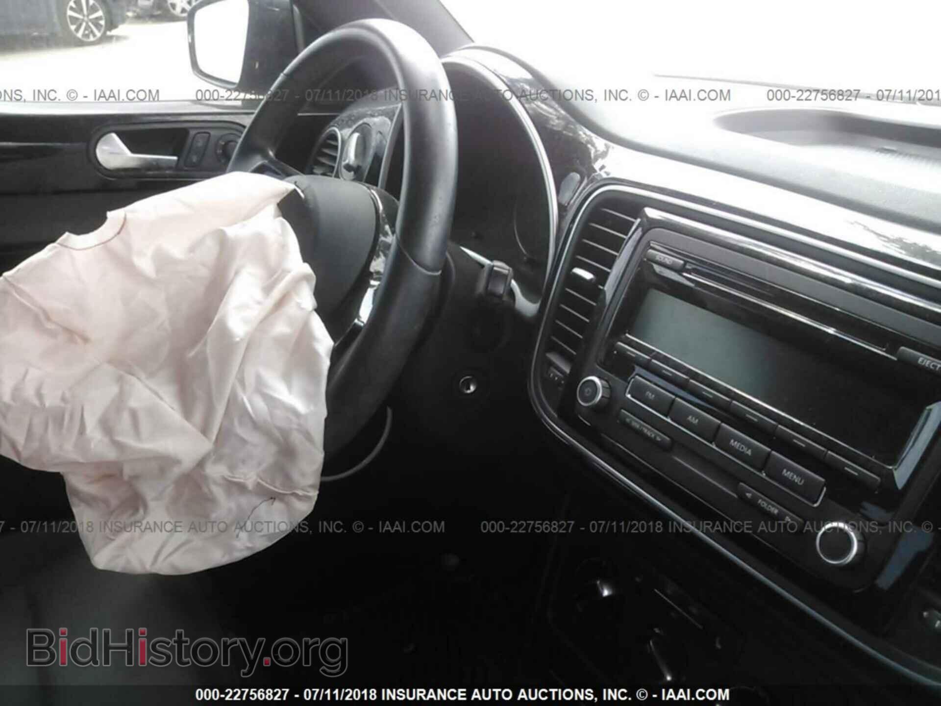 2012 Volkswagen Beetle - VIN: 3VWJP7AT0CM644744 - Фото 6