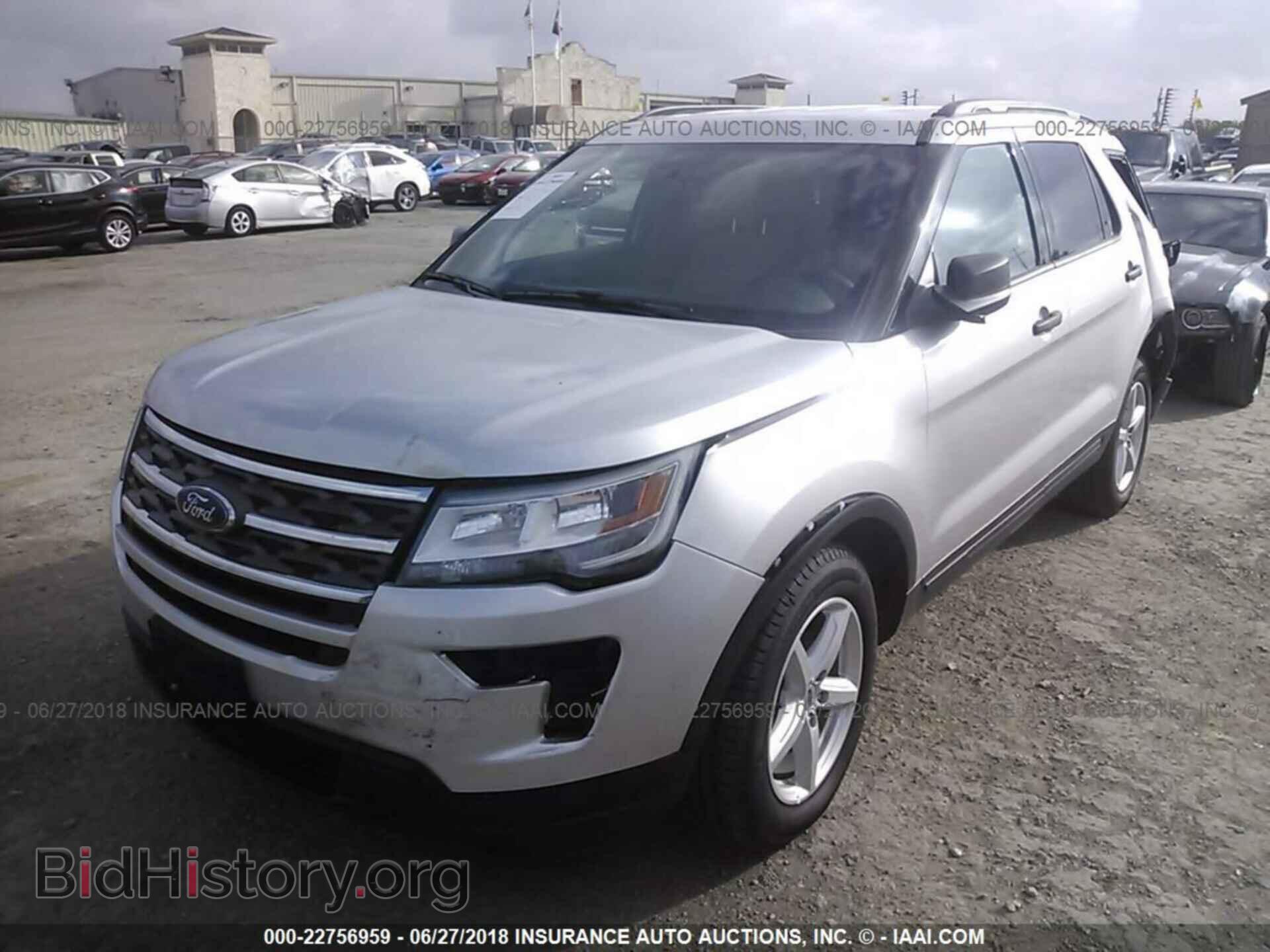 2018 Ford Explorer - VIN: 1FM5K7B84JGA90818 - Фото 2