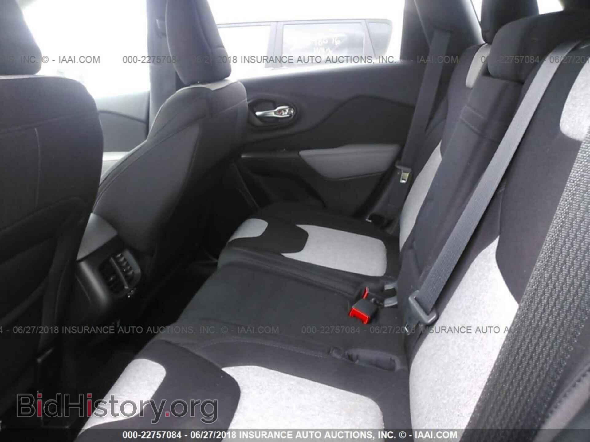 2014 Jeep Cherokee - VIN: 1C4PJLCB3EW221848 - Photo 8