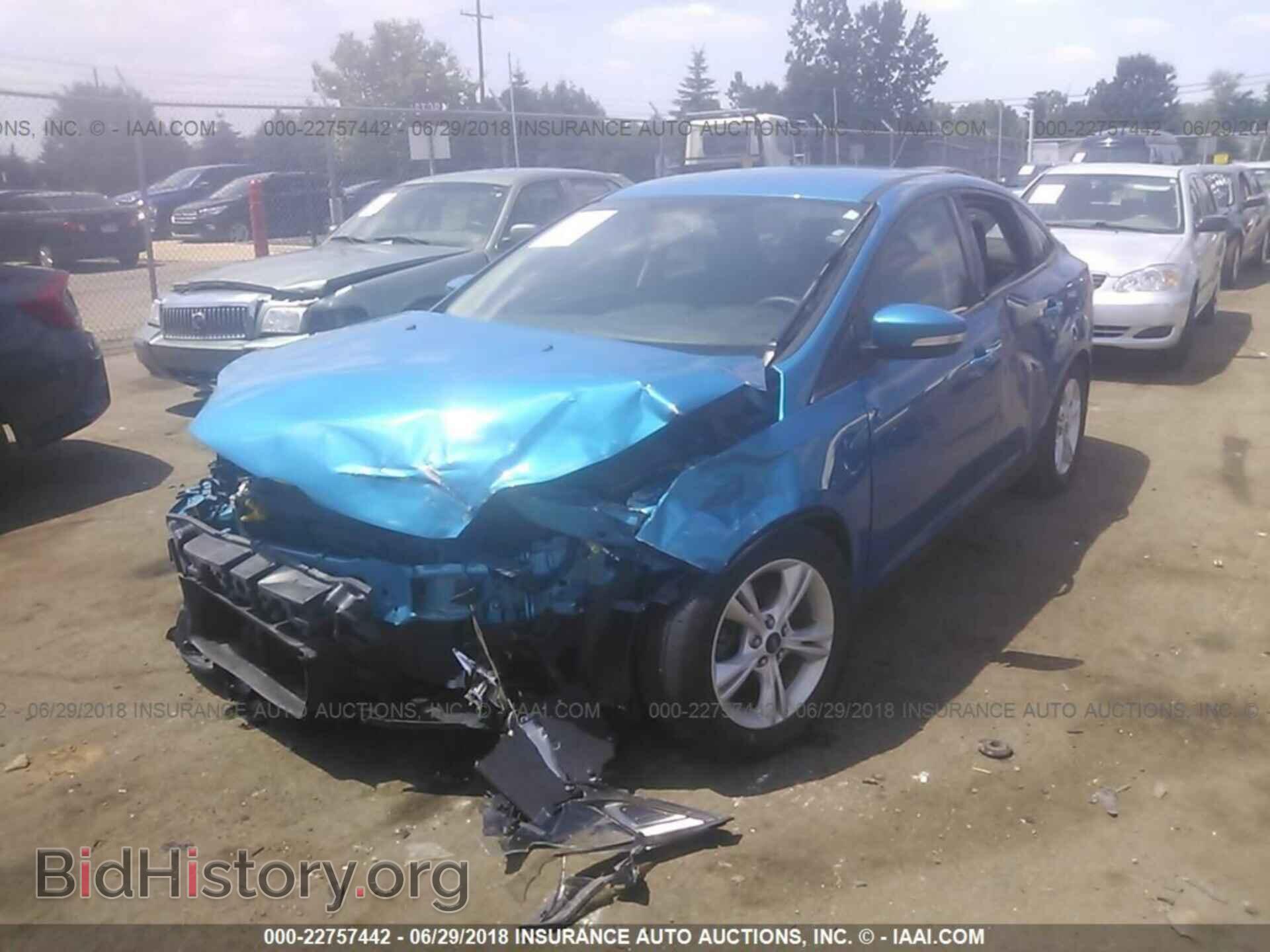 2014 Ford Focus - VIN: 1FADP3F20EL429769 - Фото 2