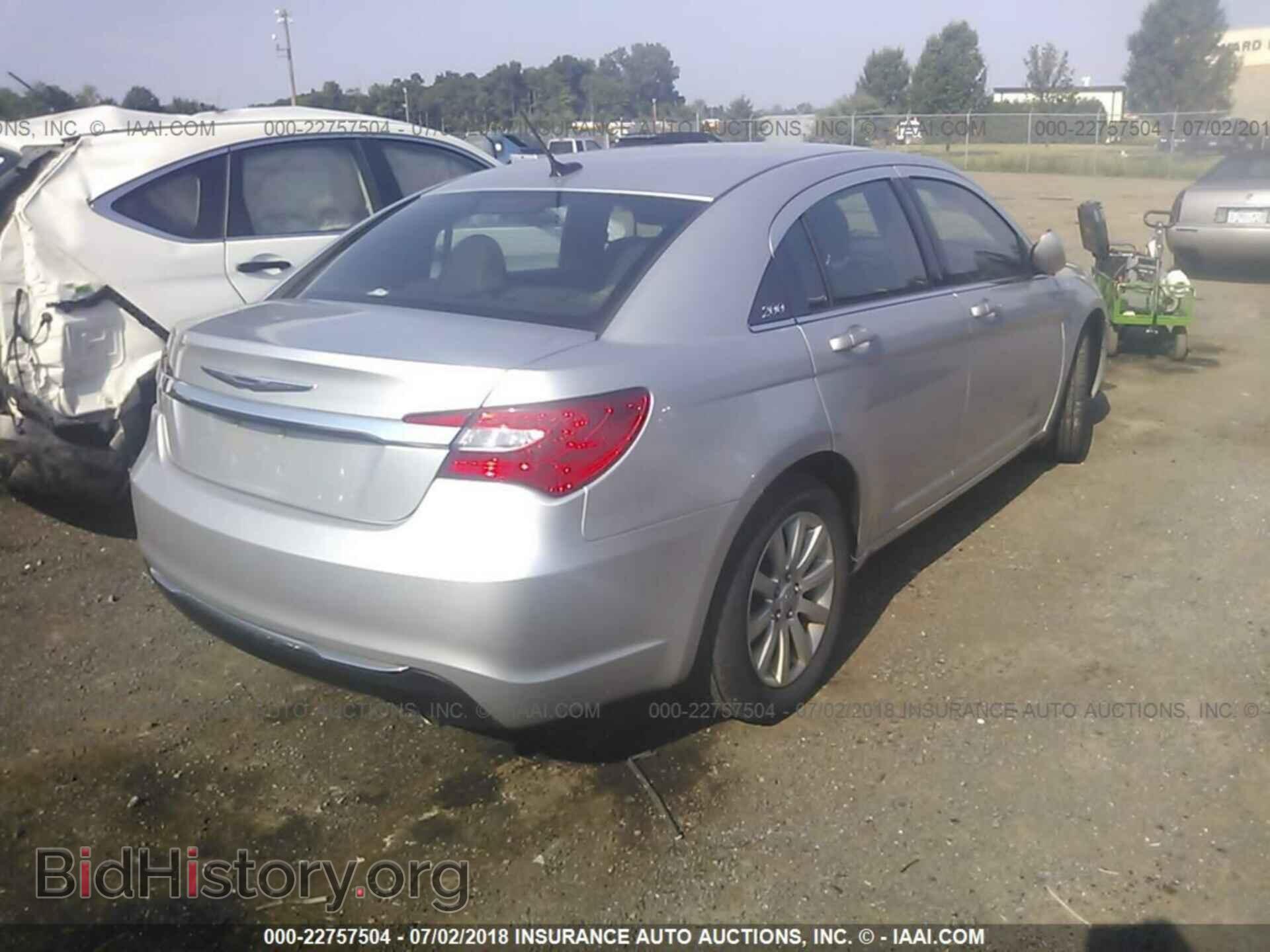 2012 Chrysler 200 - VIN: 1C3CCBBG4CN131034 - Фото 4