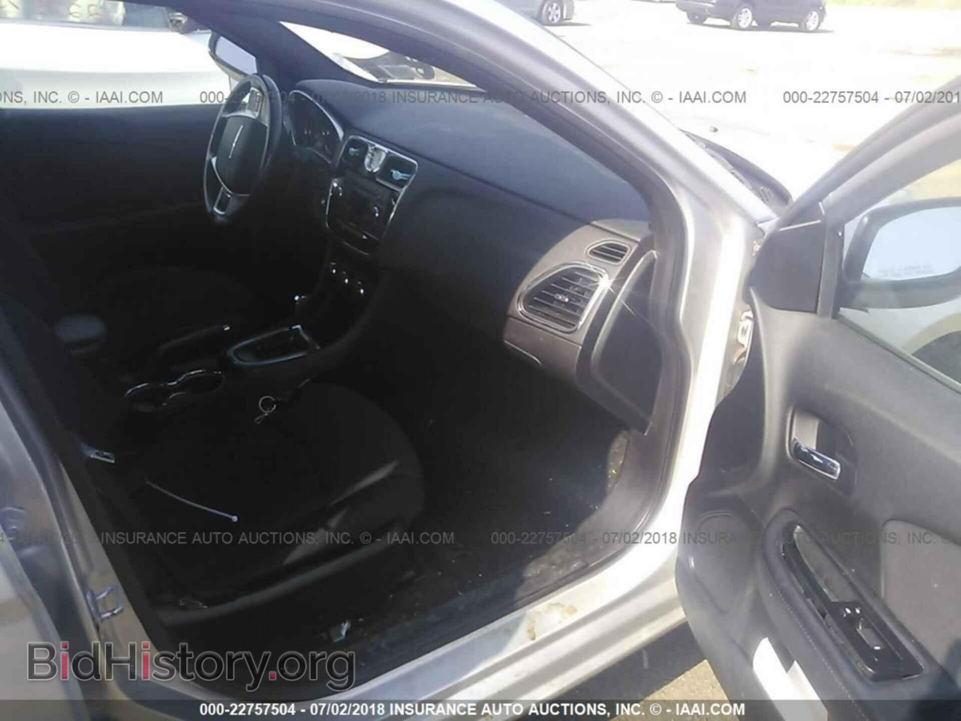2012 Chrysler 200 - VIN: 1C3CCBBG4CN131034 - Фото 5