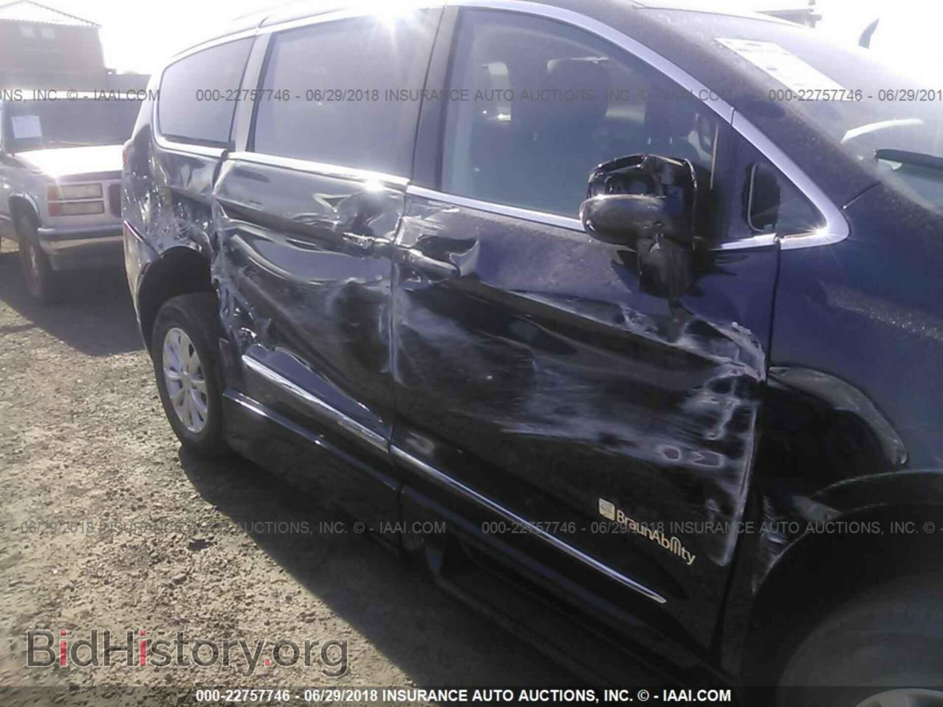 2018 CHRYSLER PACIFICA - VIN: 2C4RC1EG0JR111357 - Фото 6