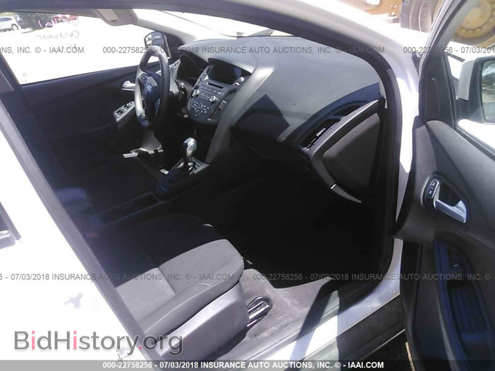2016 Ford Focus - VIN: 1FADP3K23GL217070 - Photo 5