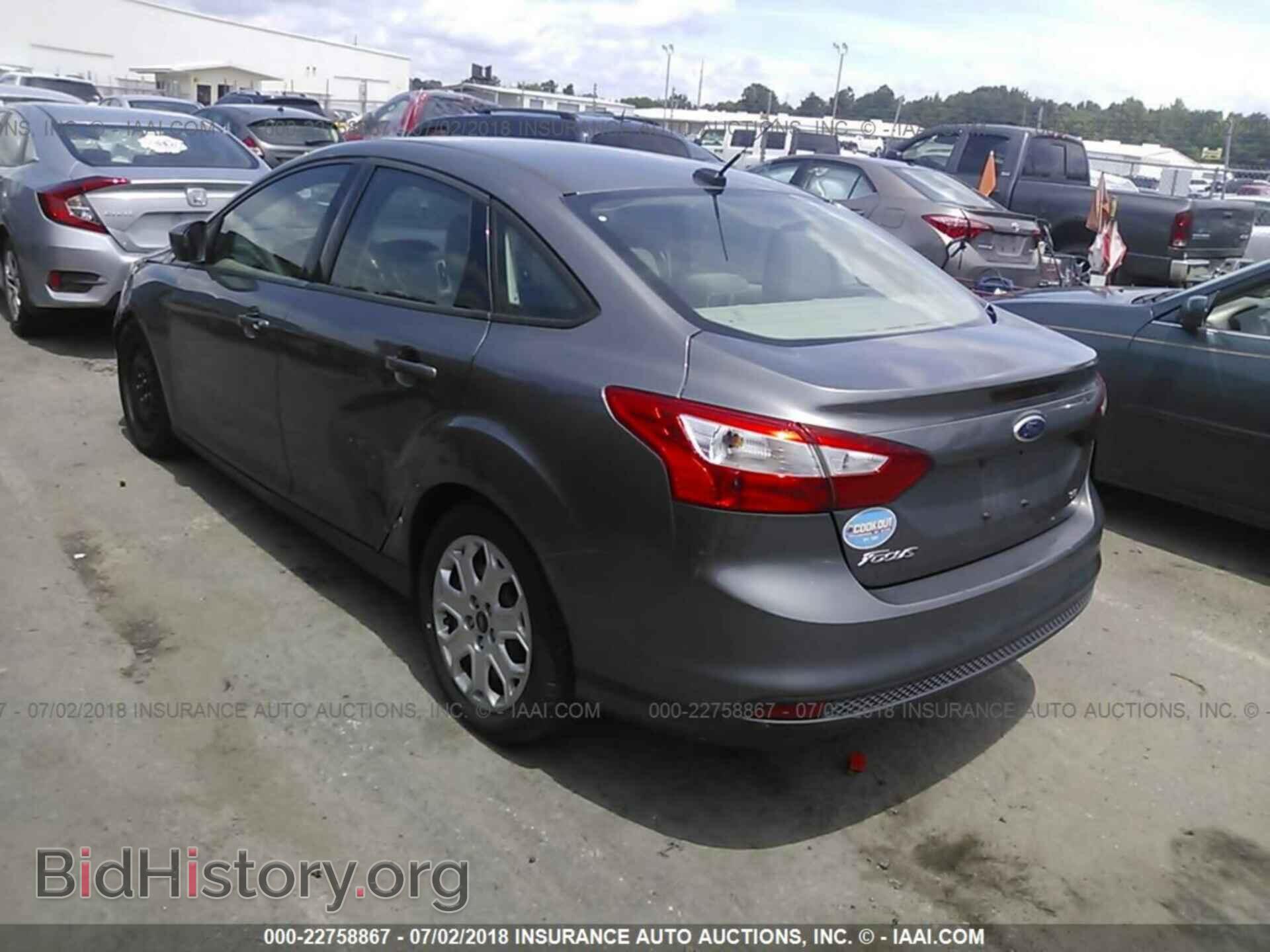 2012 Ford Focus - VIN: 1FAHP3F20CL151678 - Photo 3