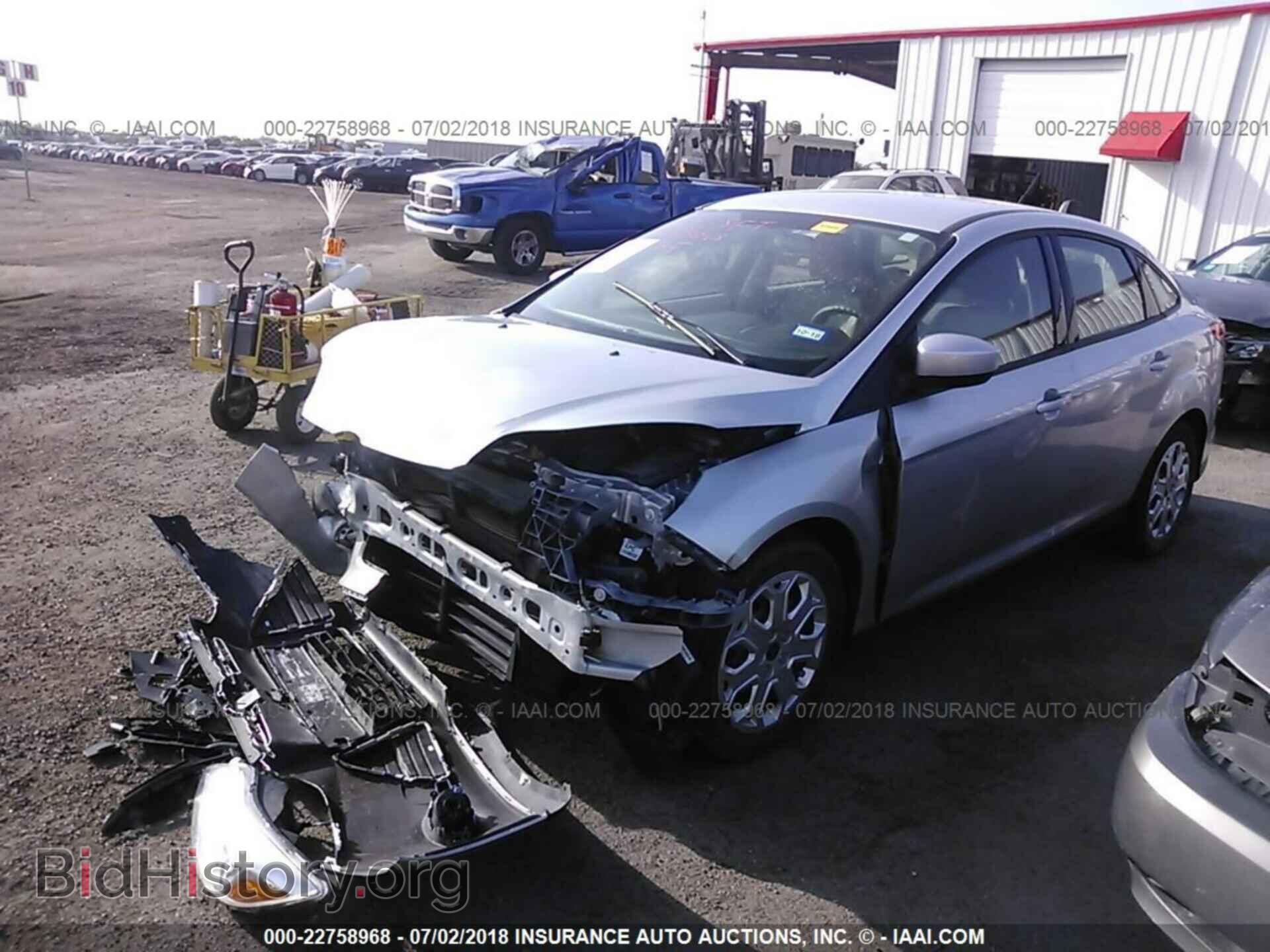 2012 Ford Focus - VIN: 1FAHP3F26CL243376 - Photo 2