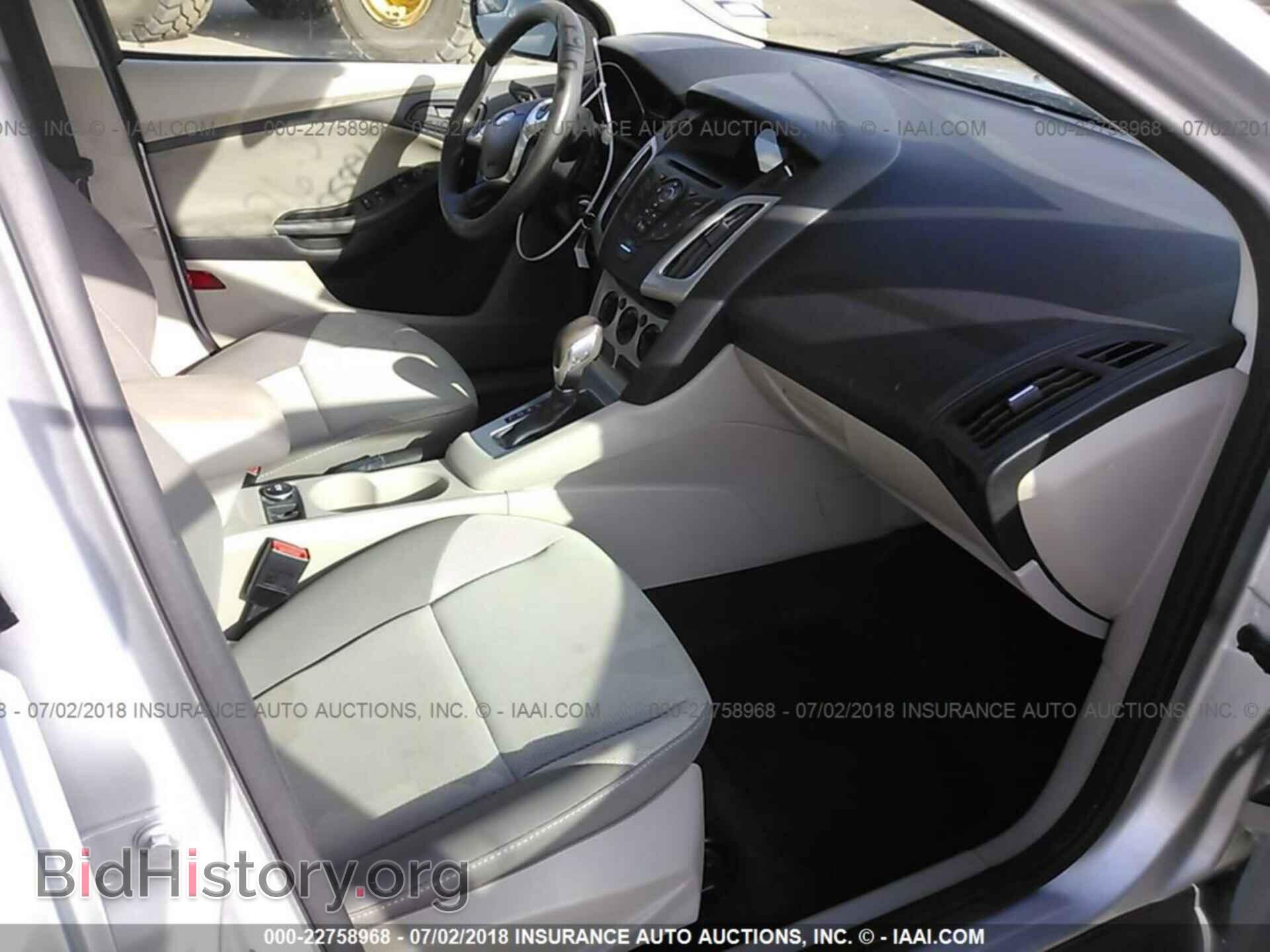 2012 Ford Focus - VIN: 1FAHP3F26CL243376 - Photo 5