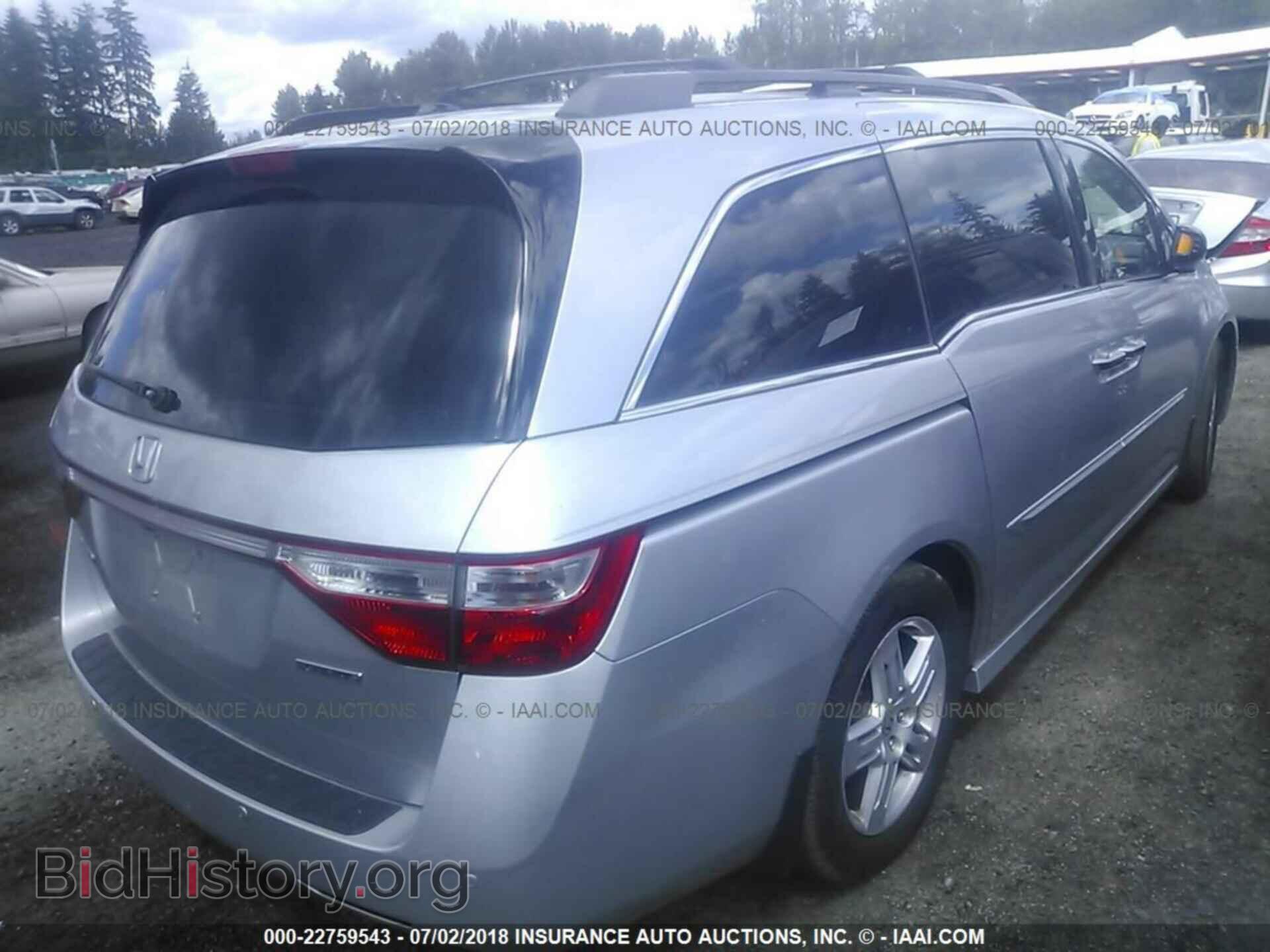 2011 Honda Odyssey - VIN: 5FNRL5H92BB068934 - Фото 4