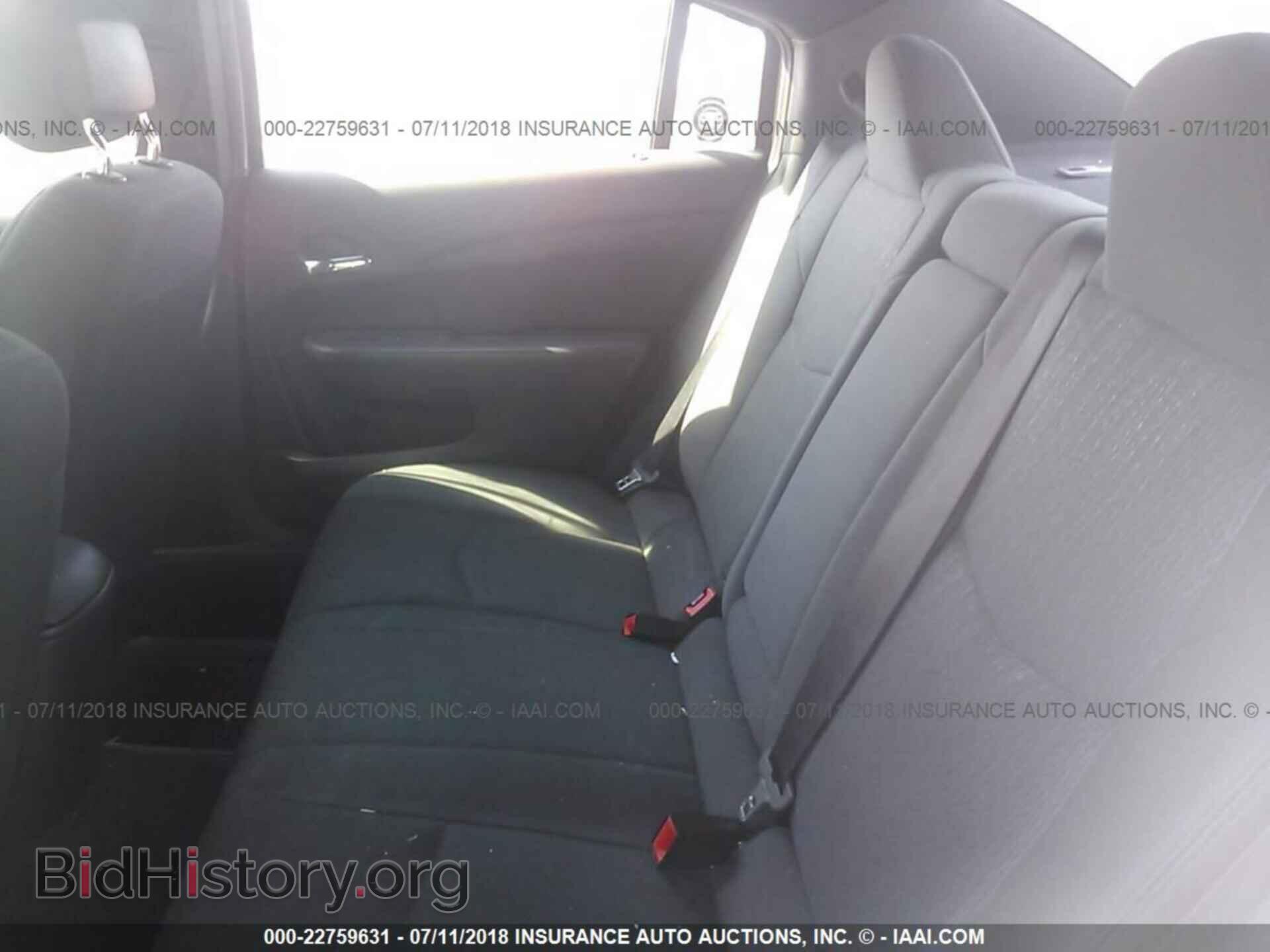 2011 Chrysler 200 - VIN: 1C3BC1FB4BN512921 - Photo 8