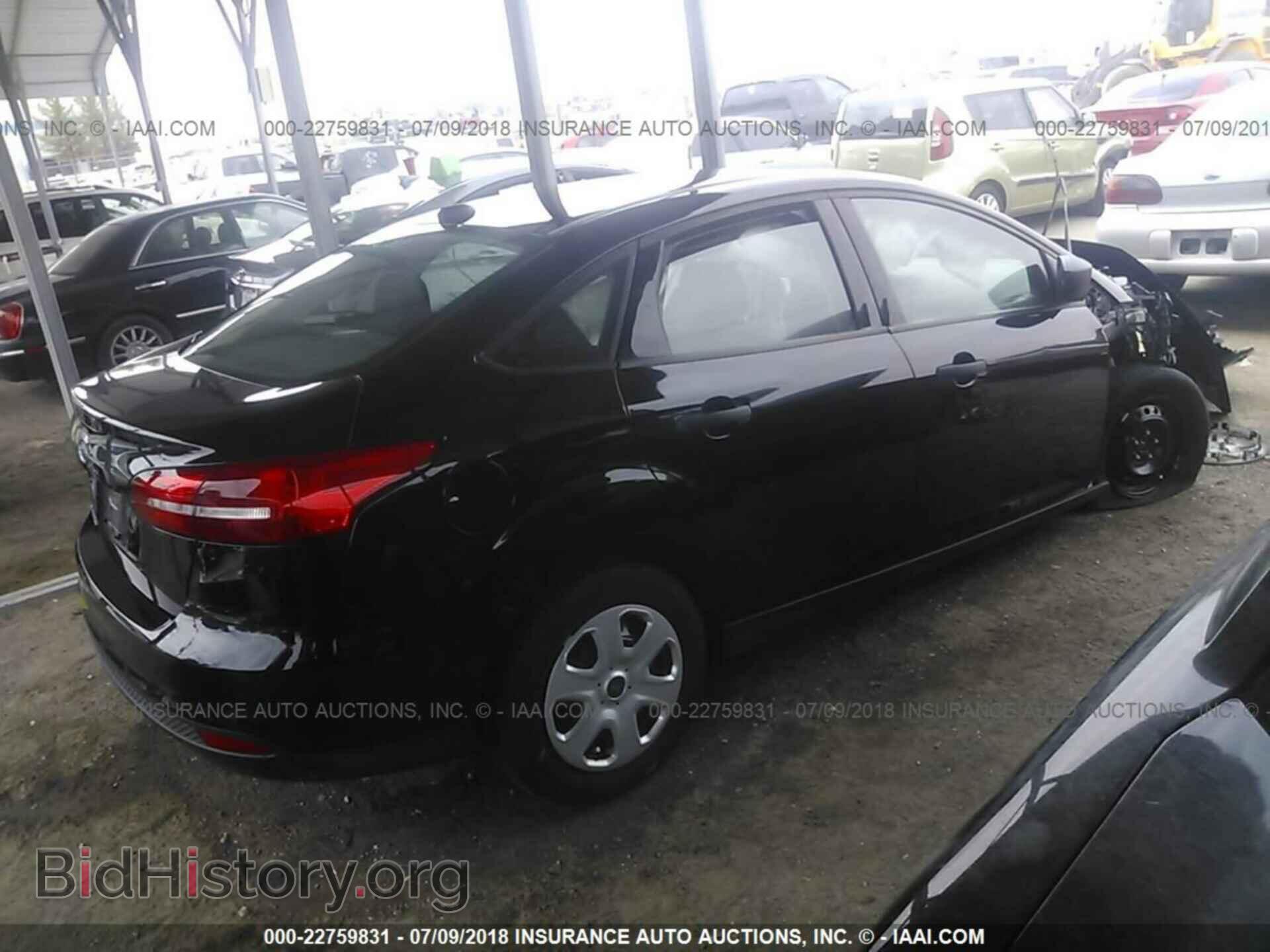 2018 Ford Focus - VIN: 1FADP3E21JL249244 - Фото 4