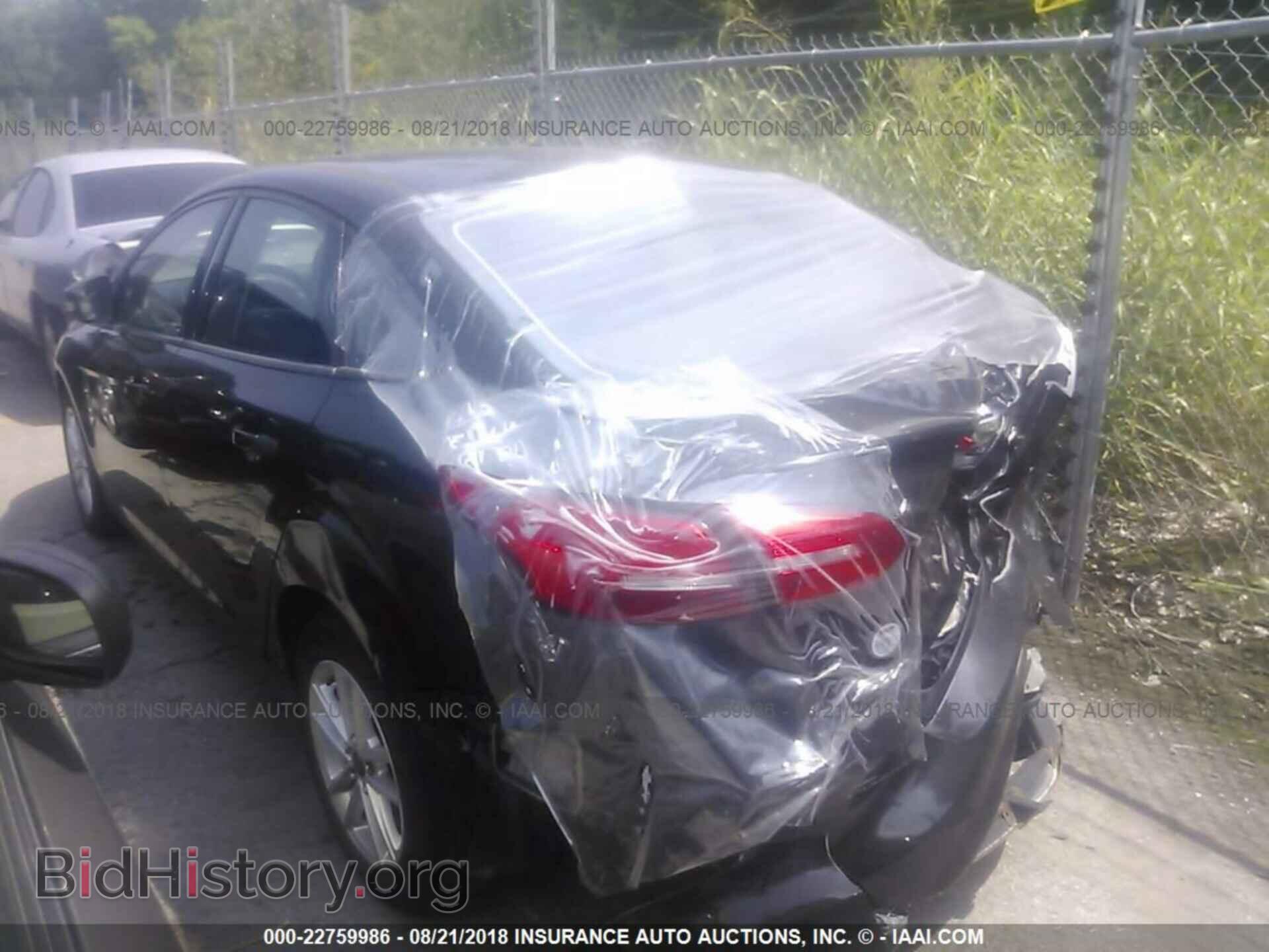 2015 Ford Focus - VIN: 1FADP3F20FL306040 - Photo 3
