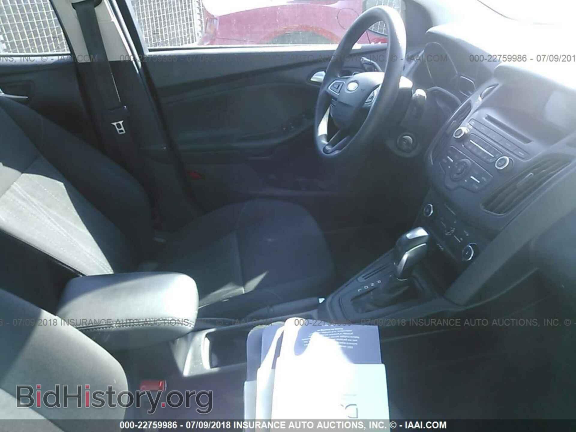 2015 Ford Focus - VIN: 1FADP3F20FL306040 - Photo 5
