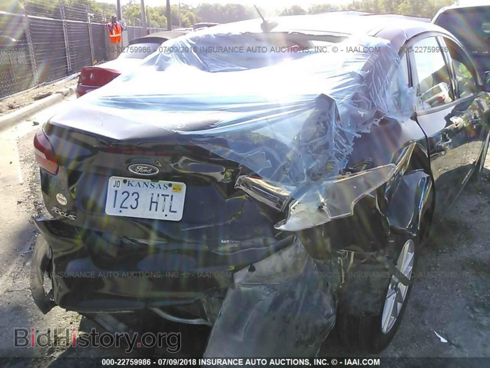 2015 Ford Focus - VIN: 1FADP3F20FL306040 - Photo 6
