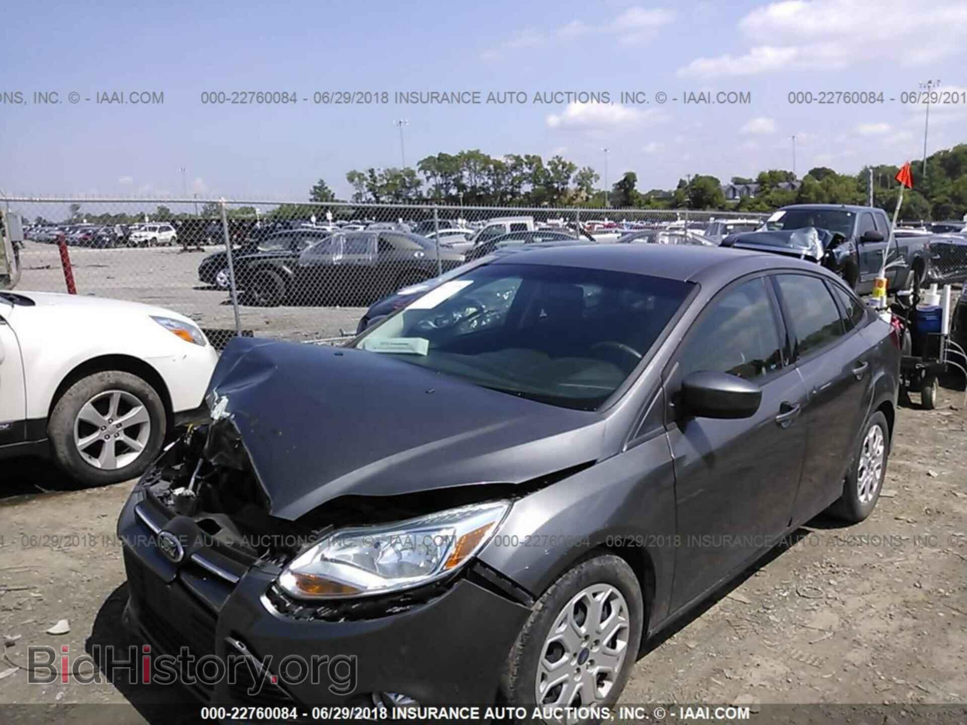 2012 Ford Focus - VIN: 1FAHP3F20CL266197 - Photo 2