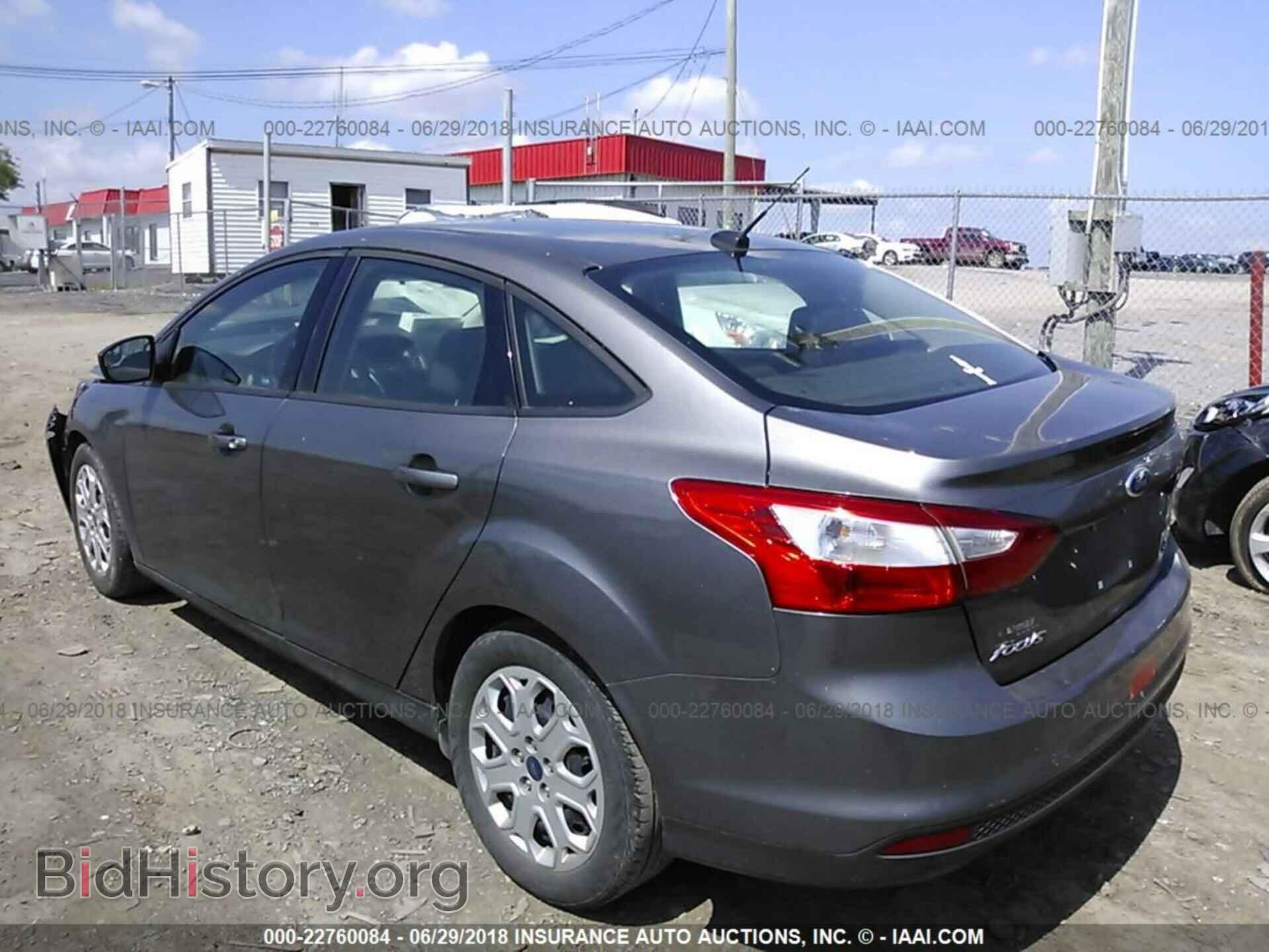2012 Ford Focus - VIN: 1FAHP3F20CL266197 - Photo 3