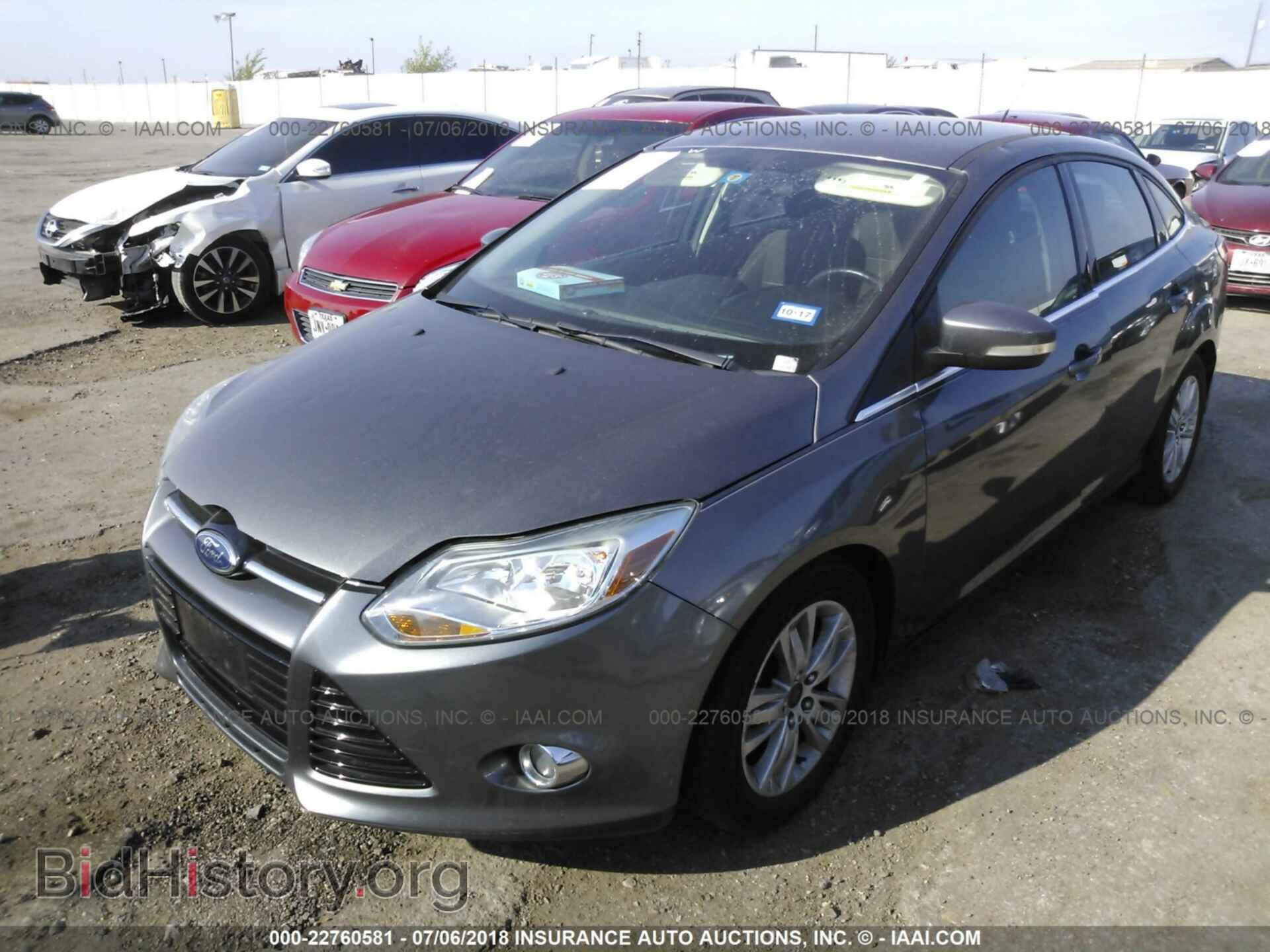 2012 Ford Focus - VIN: 1FAHP3H23CL252405 - Photo 2