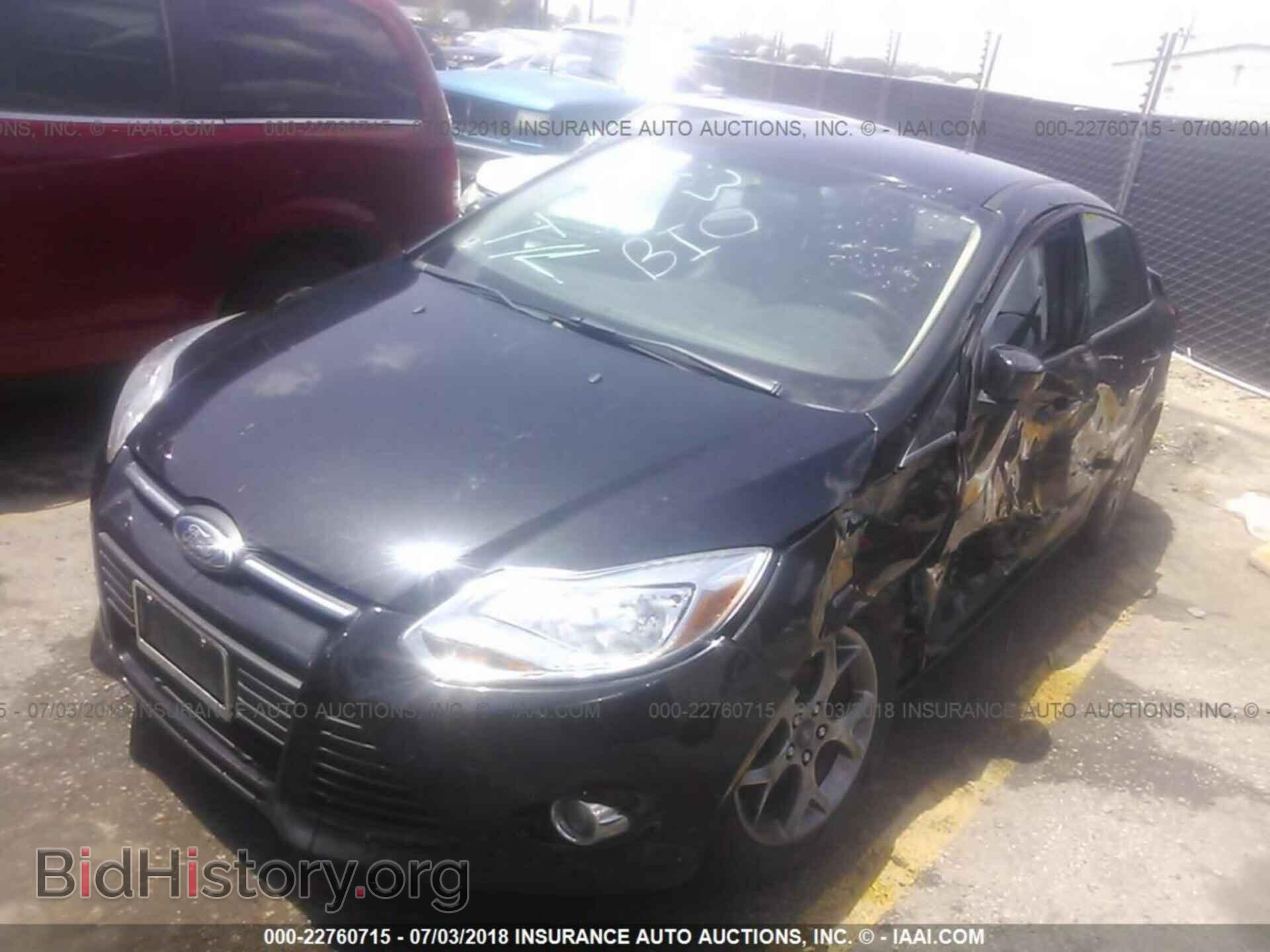 2013 Ford Focus - VIN: 1FADP3F21DL163127 - Фото 2