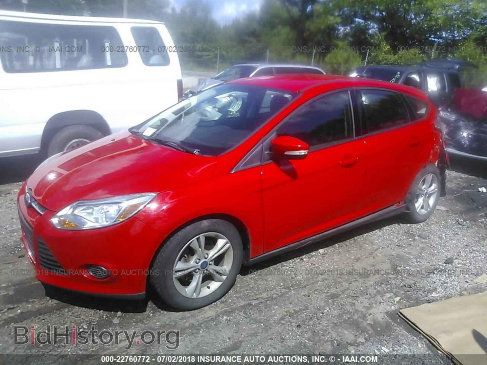 2014 Ford Focus - VIN: 1FADP3K22EL302320 - Фото 2