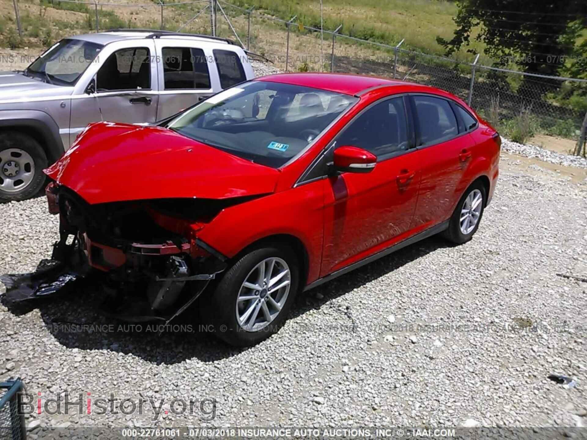 2017 Ford Focus - VIN: 1FADP3F2XHL347021 - Photo 2