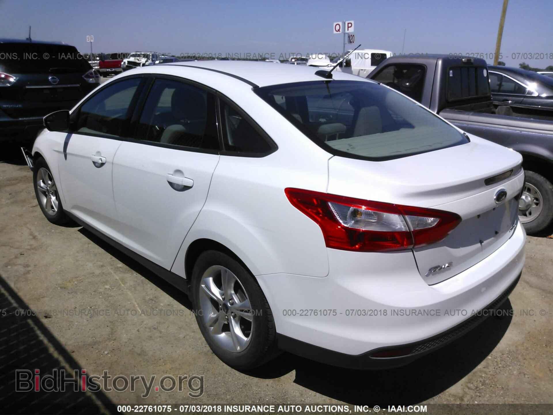 2014 Ford Focus - VIN: 1FADP3F22EL282466 - Photo 3