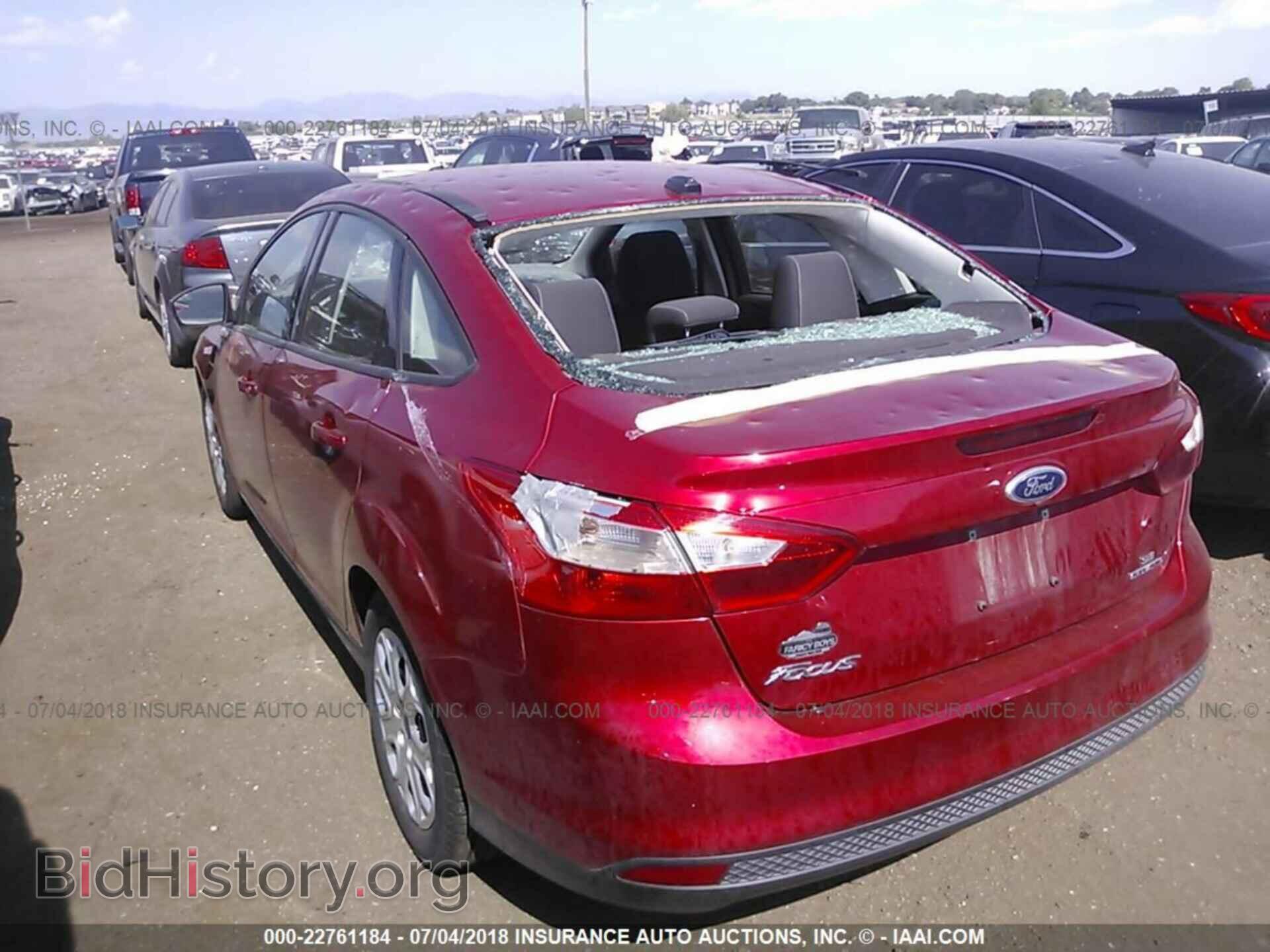 2012 Ford Focus - VIN: 1FAHP3F21CL476761 - Photo 3