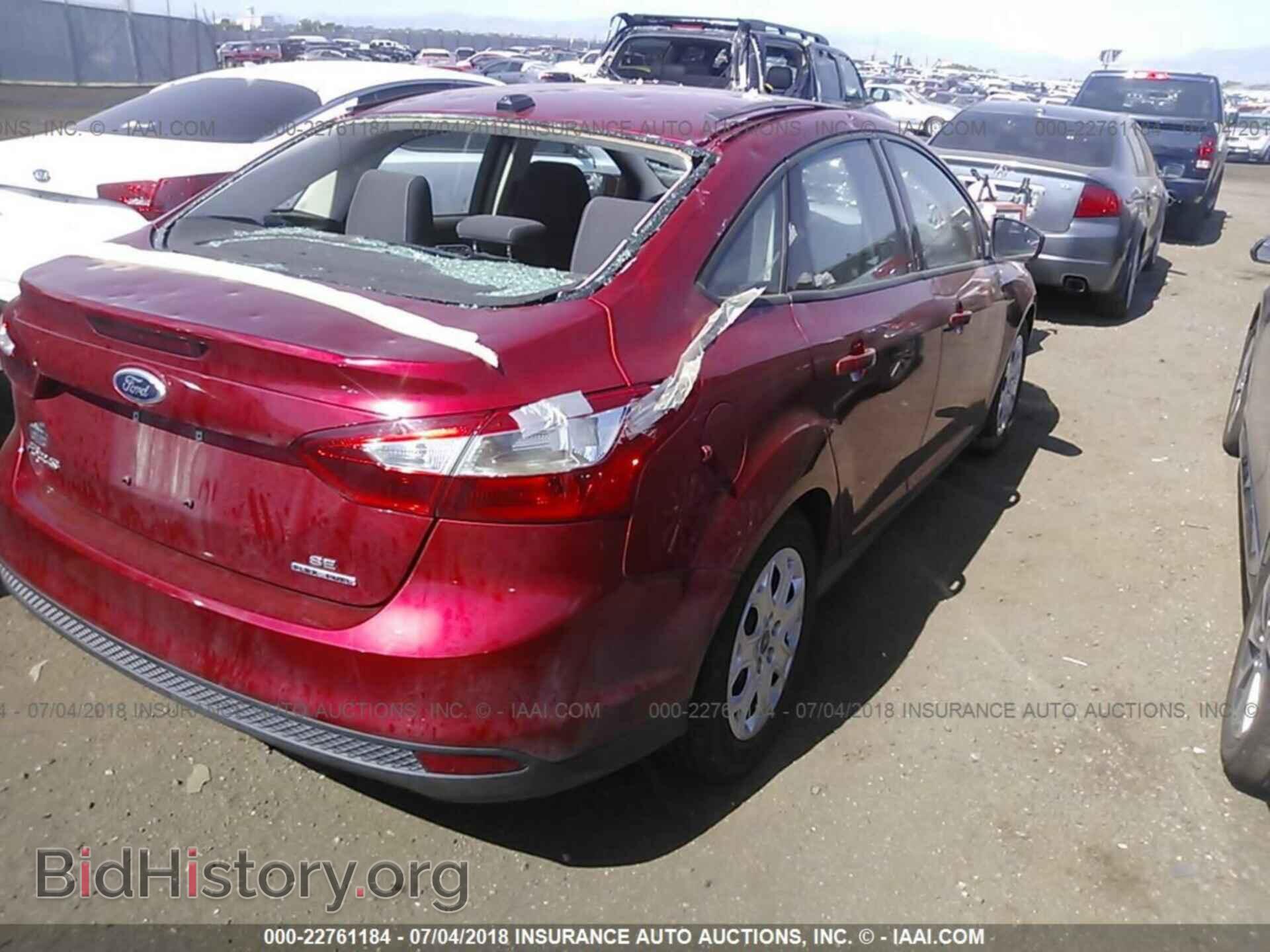 2012 Ford Focus - VIN: 1FAHP3F21CL476761 - Photo 4
