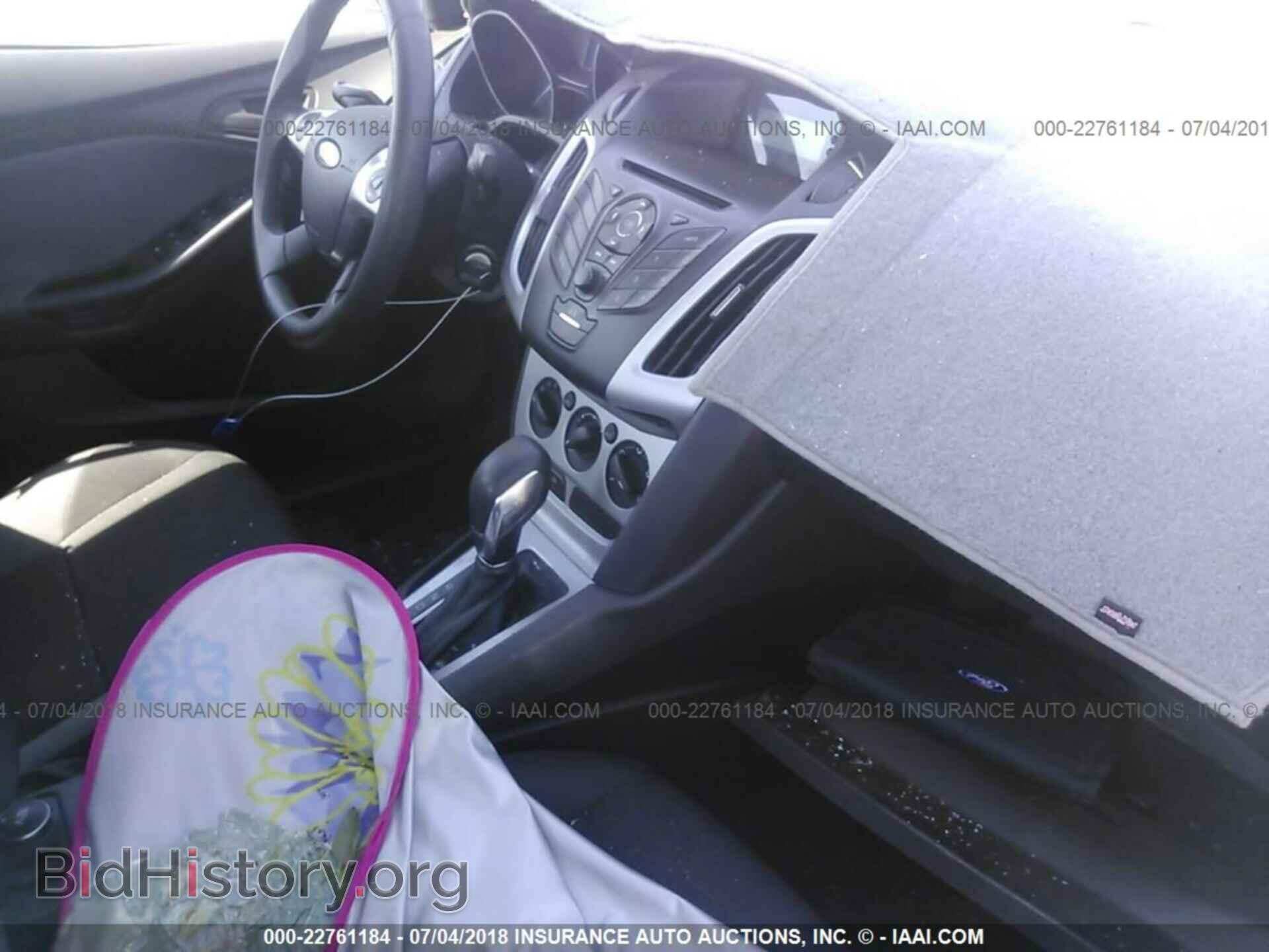 2012 Ford Focus - VIN: 1FAHP3F21CL476761 - Photo 5