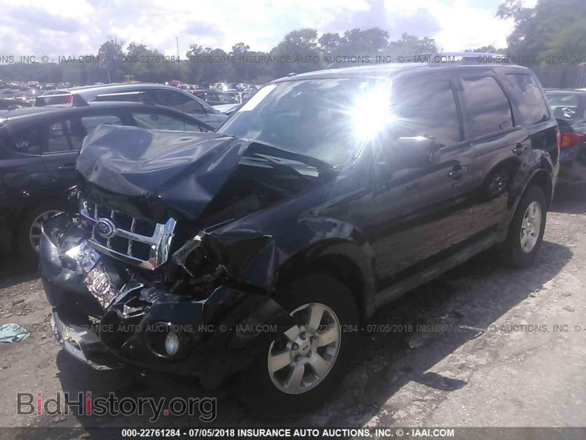 2011 Ford Escape - VIN: 1FMCU0EG1BKA16945 - Фото 2