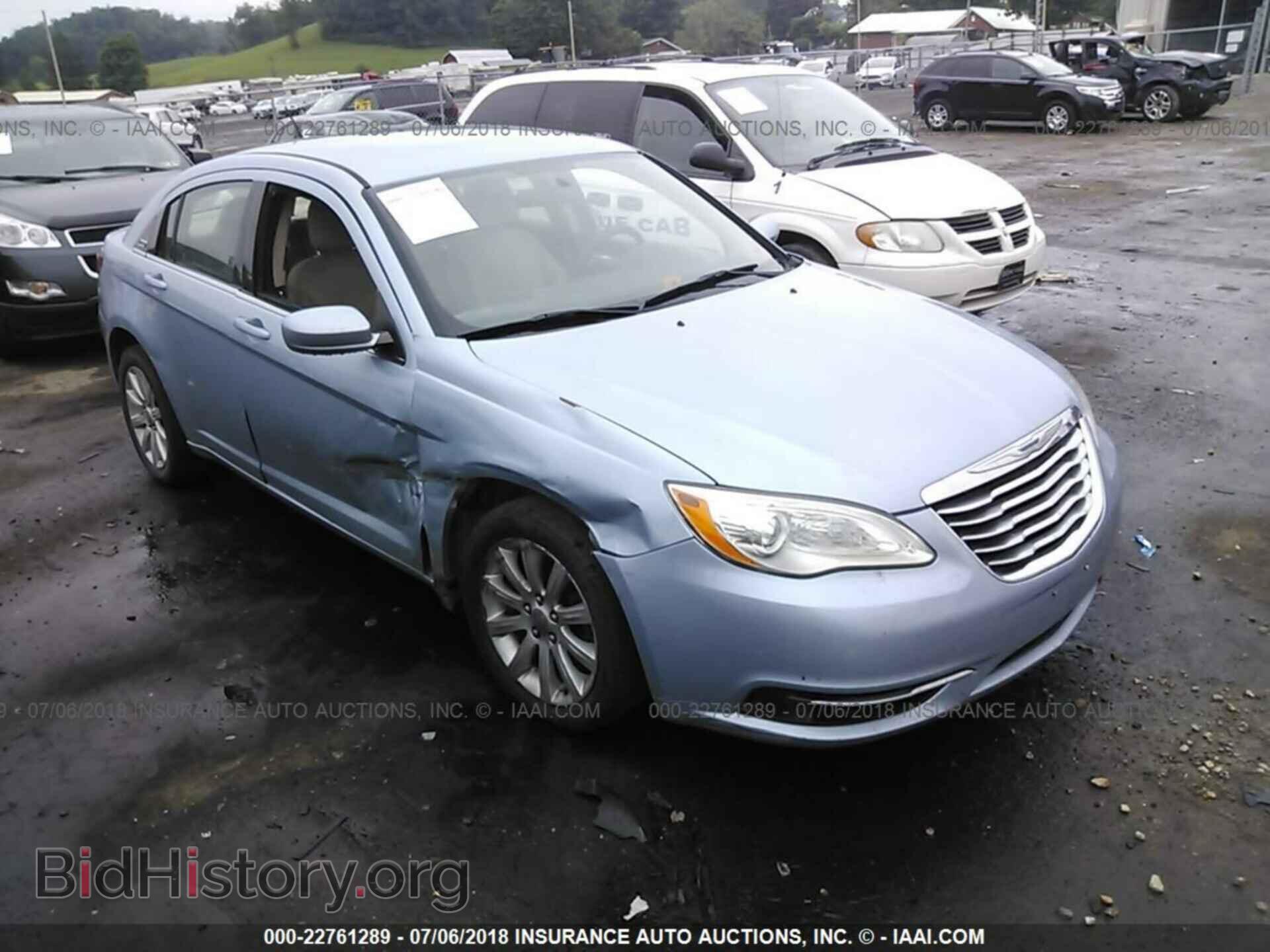 Photo 1C3CCBBB3DN688992 - Chrysler 200 2013