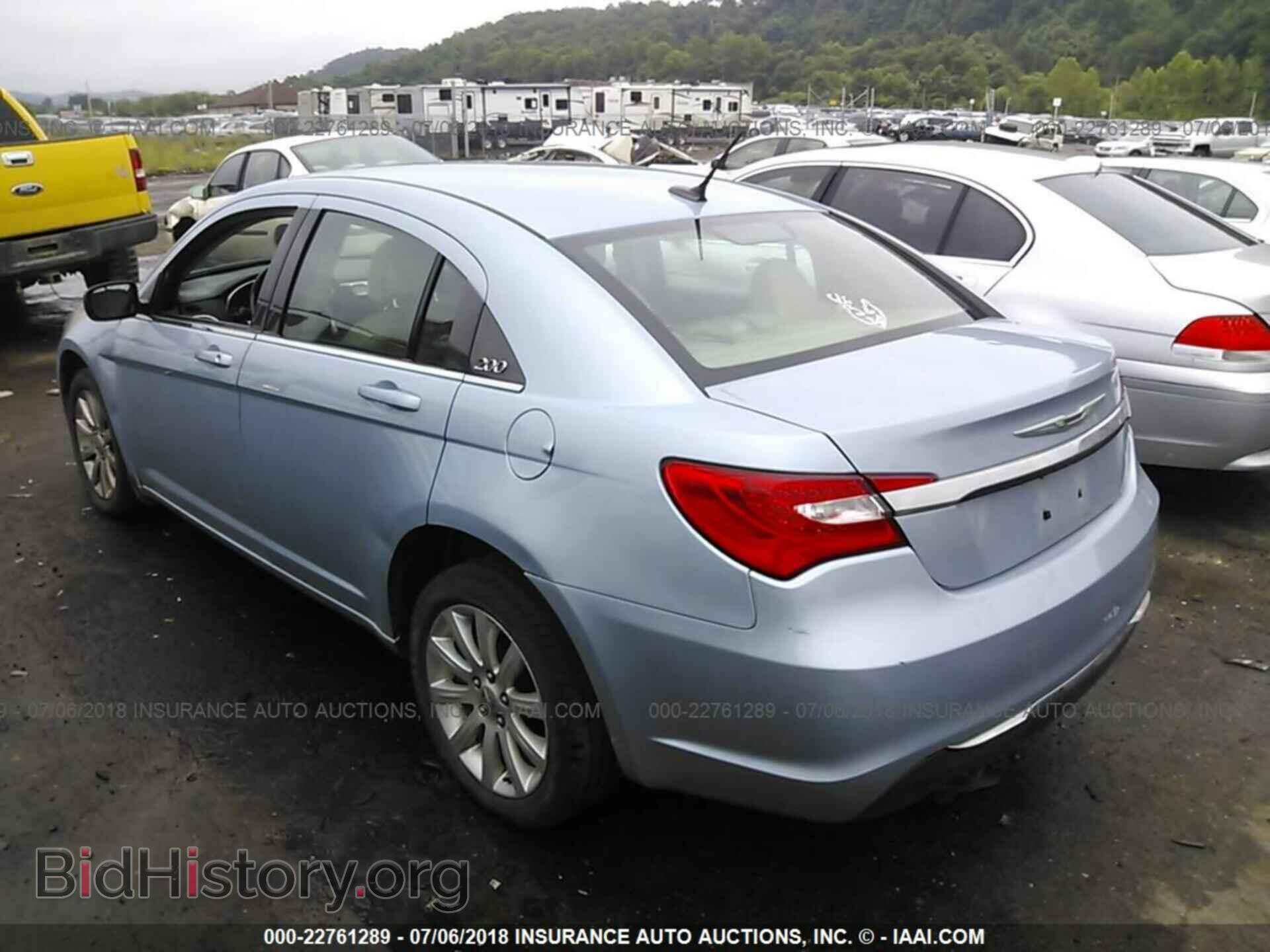 2013 Chrysler 200 - VIN: 1C3CCBBB3DN688992 - Фото 3