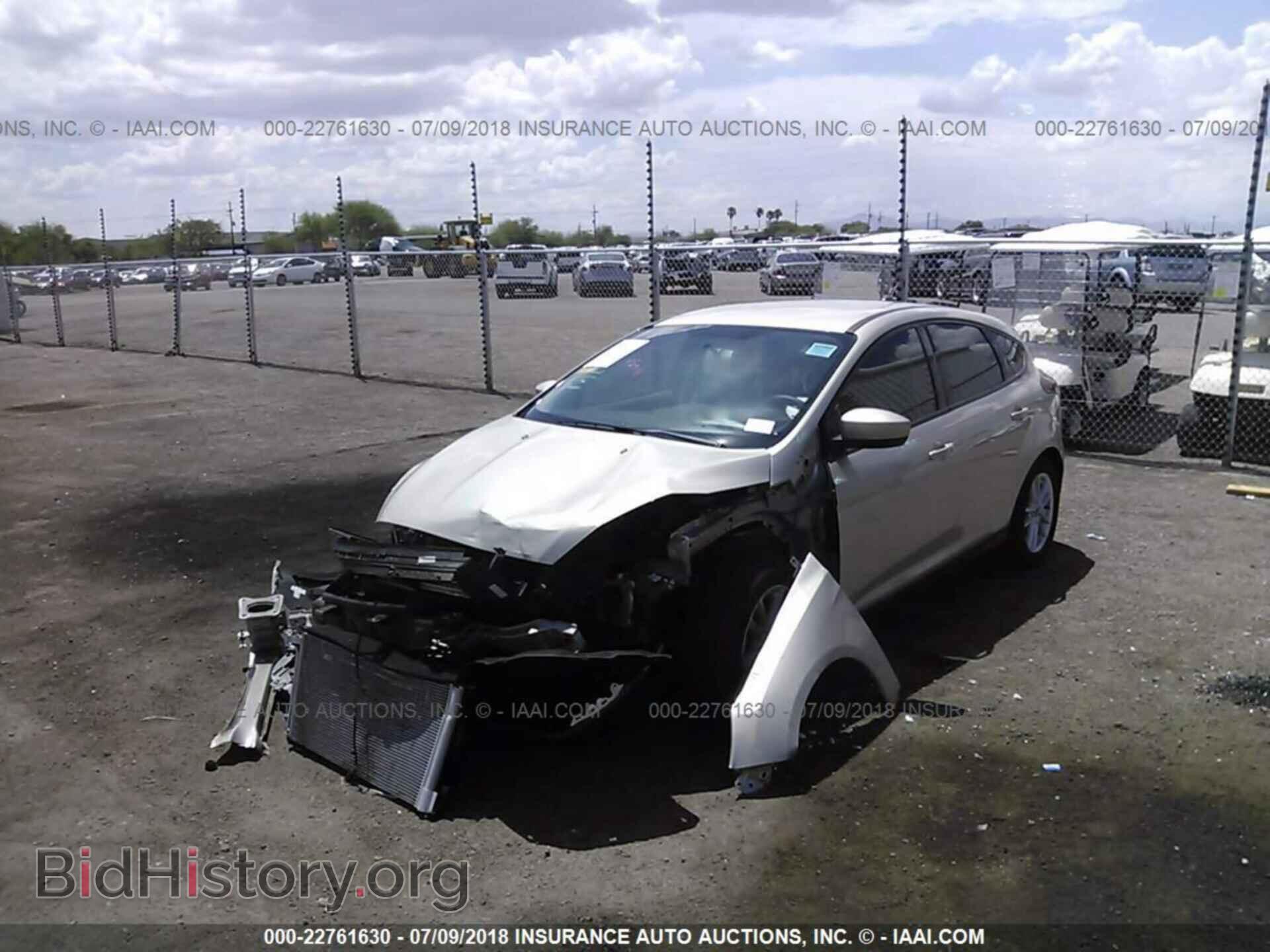 2018 Ford Focus - VIN: 1FADP3K29JL224130 - Фото 2
