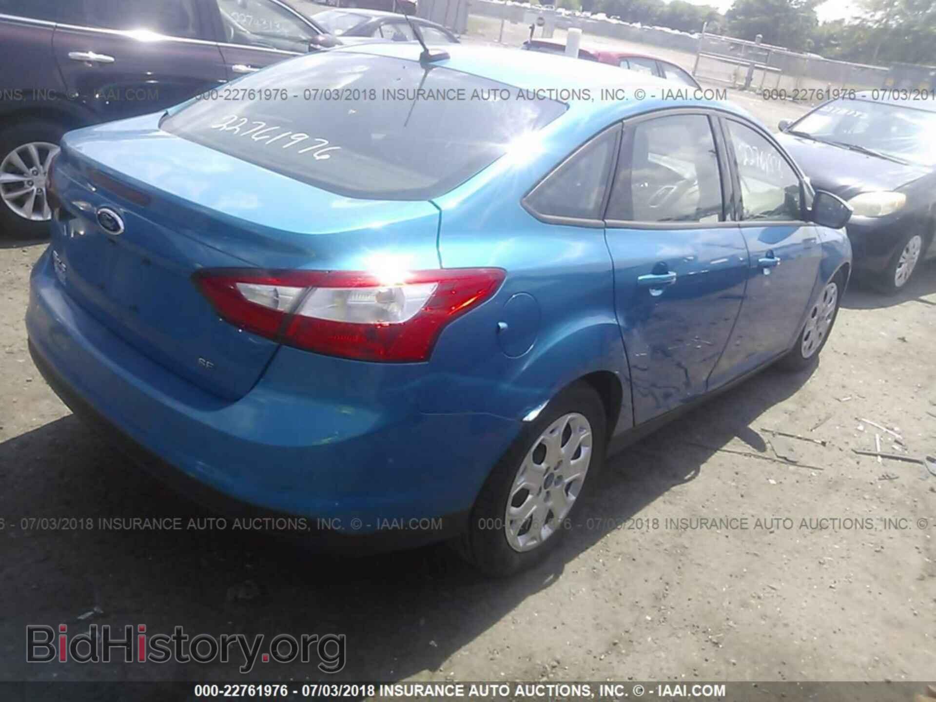2012 Ford Focus - VIN: 1FAHP3F22CL128242 - Photo 4