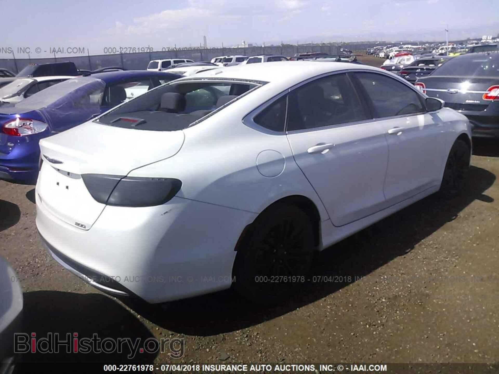 2015 Chrysler 200 - VIN: 1C3CCCAB2FN557501 - Photo 4