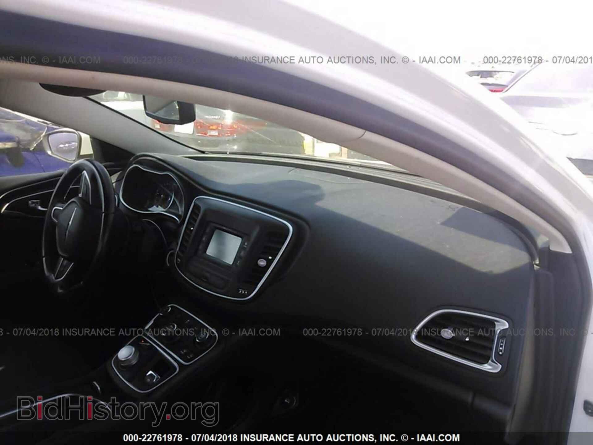 2015 Chrysler 200 - VIN: 1C3CCCAB2FN557501 - Photo 5