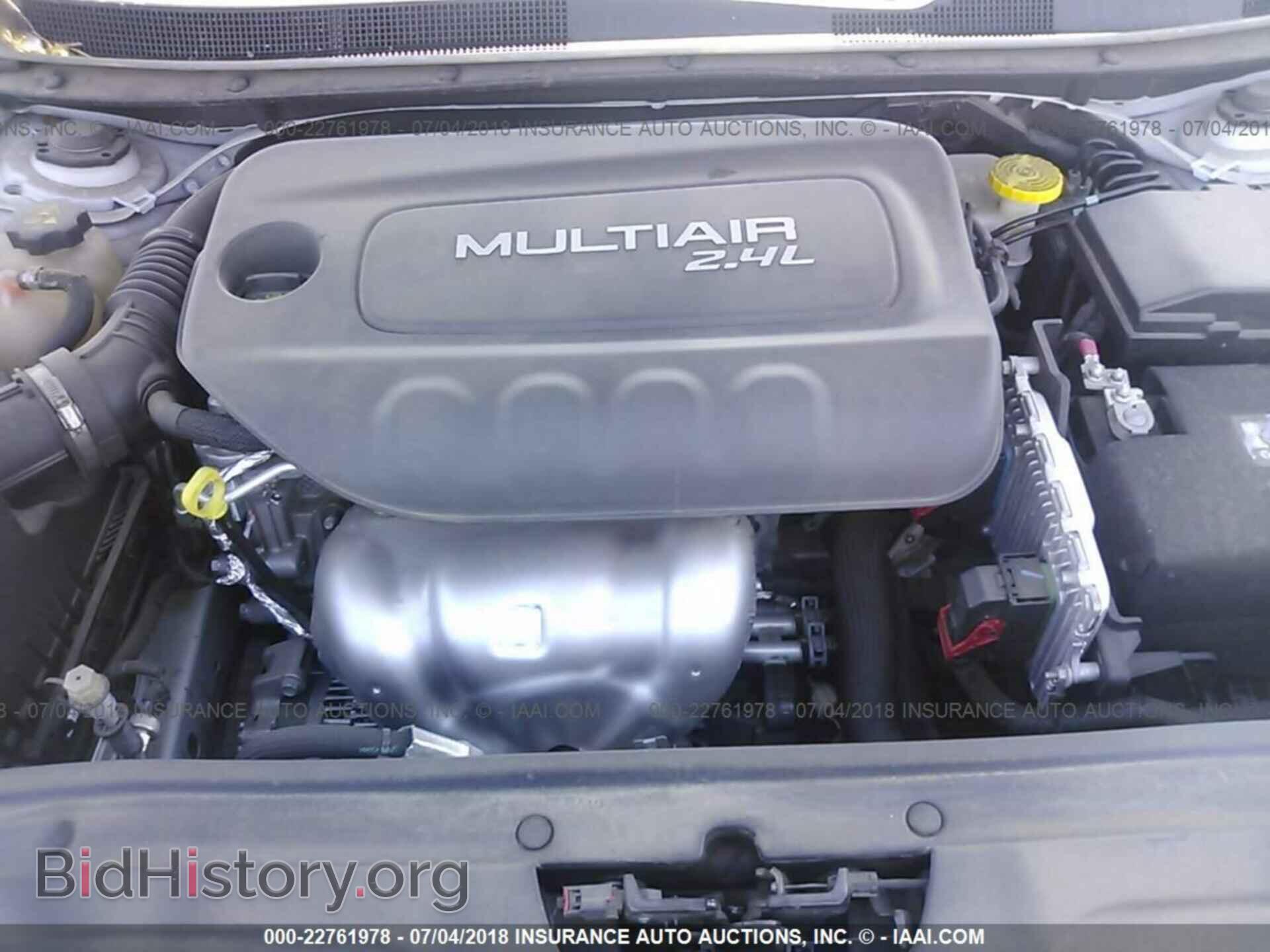2015 Chrysler 200 - VIN: 1C3CCCAB2FN557501 - Photo 10