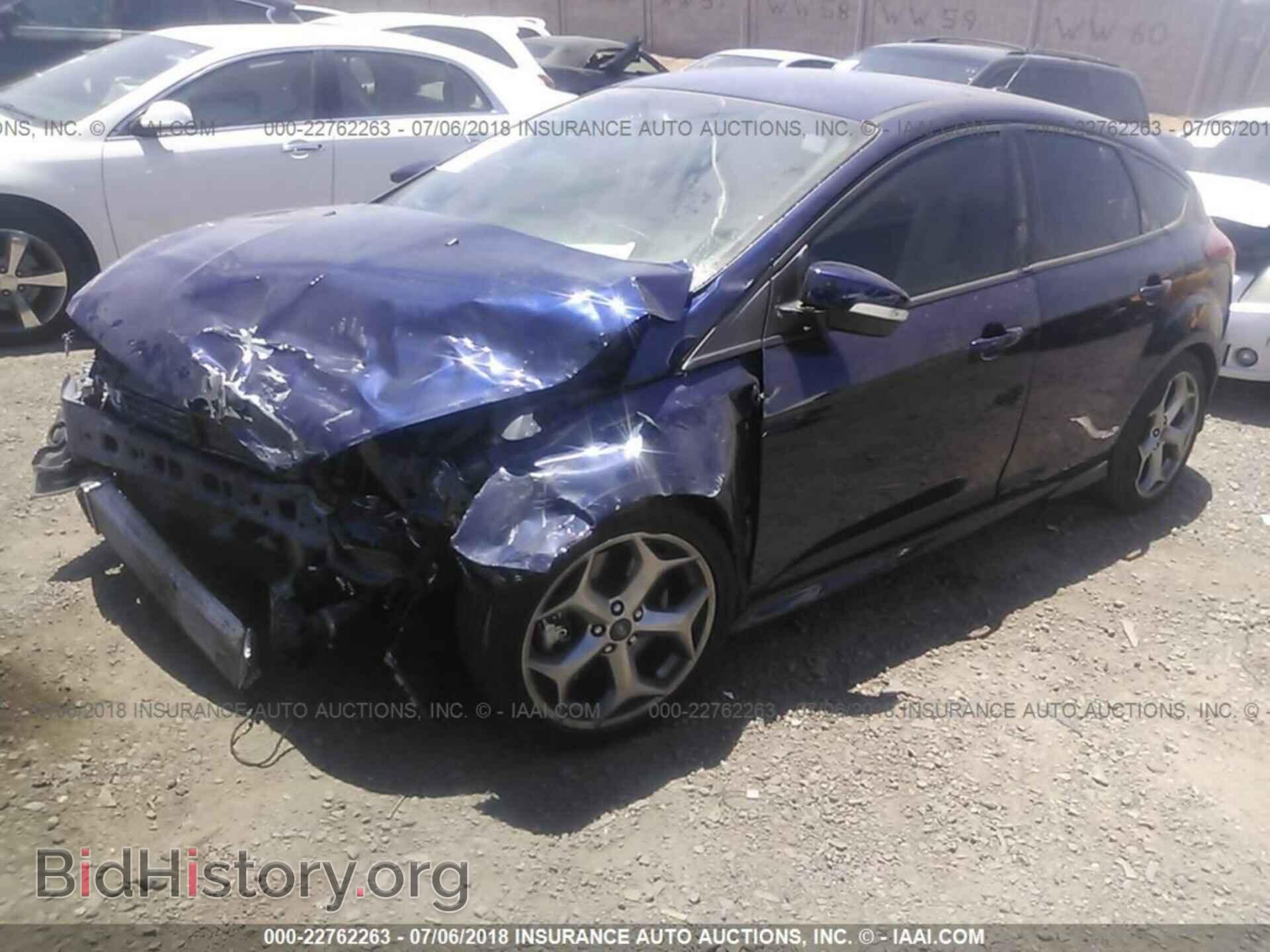 2017 Ford Focus - VIN: 1FADP3L97HL245743 - Photo 2