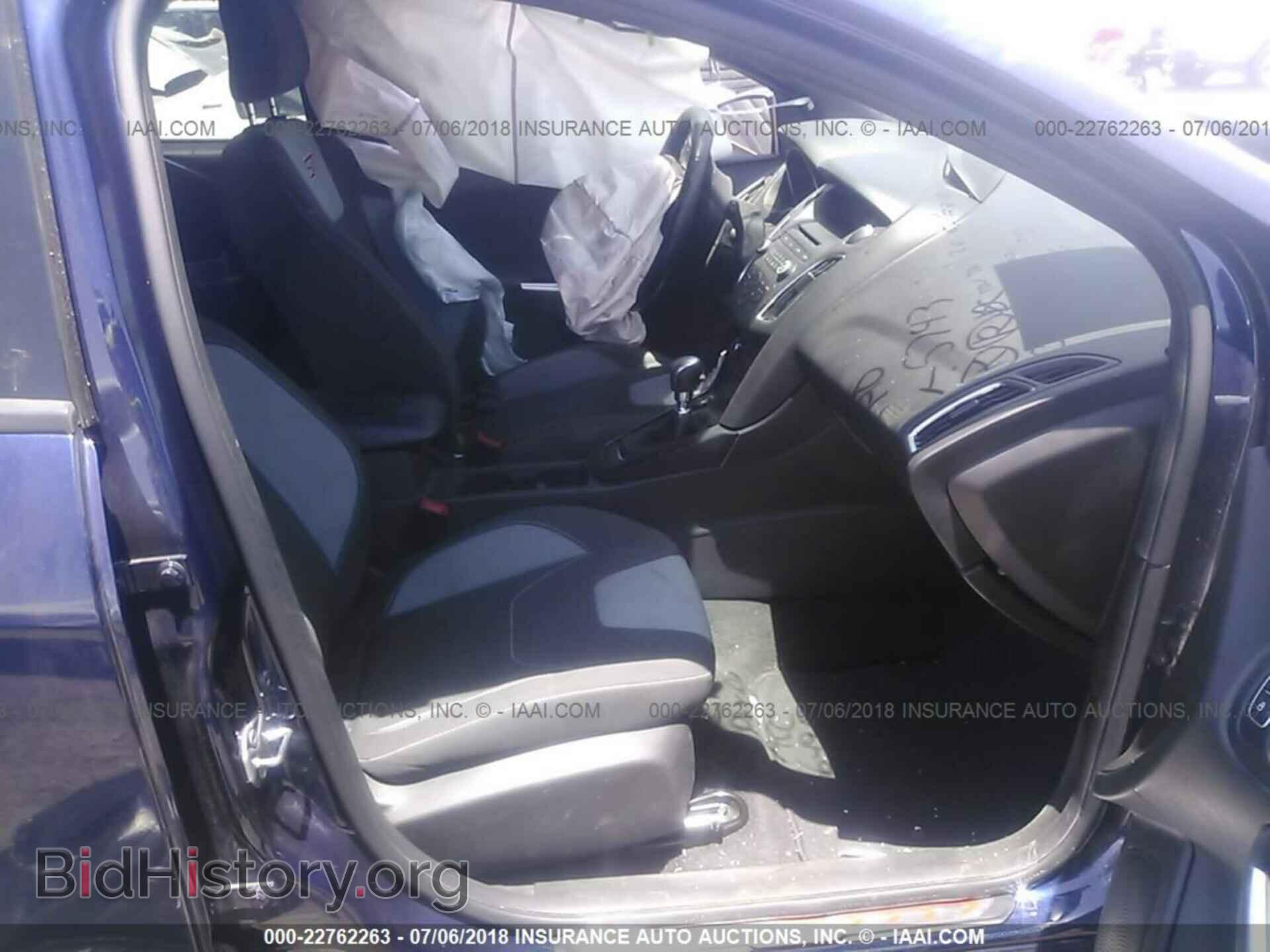 2017 Ford Focus - VIN: 1FADP3L97HL245743 - Photo 5