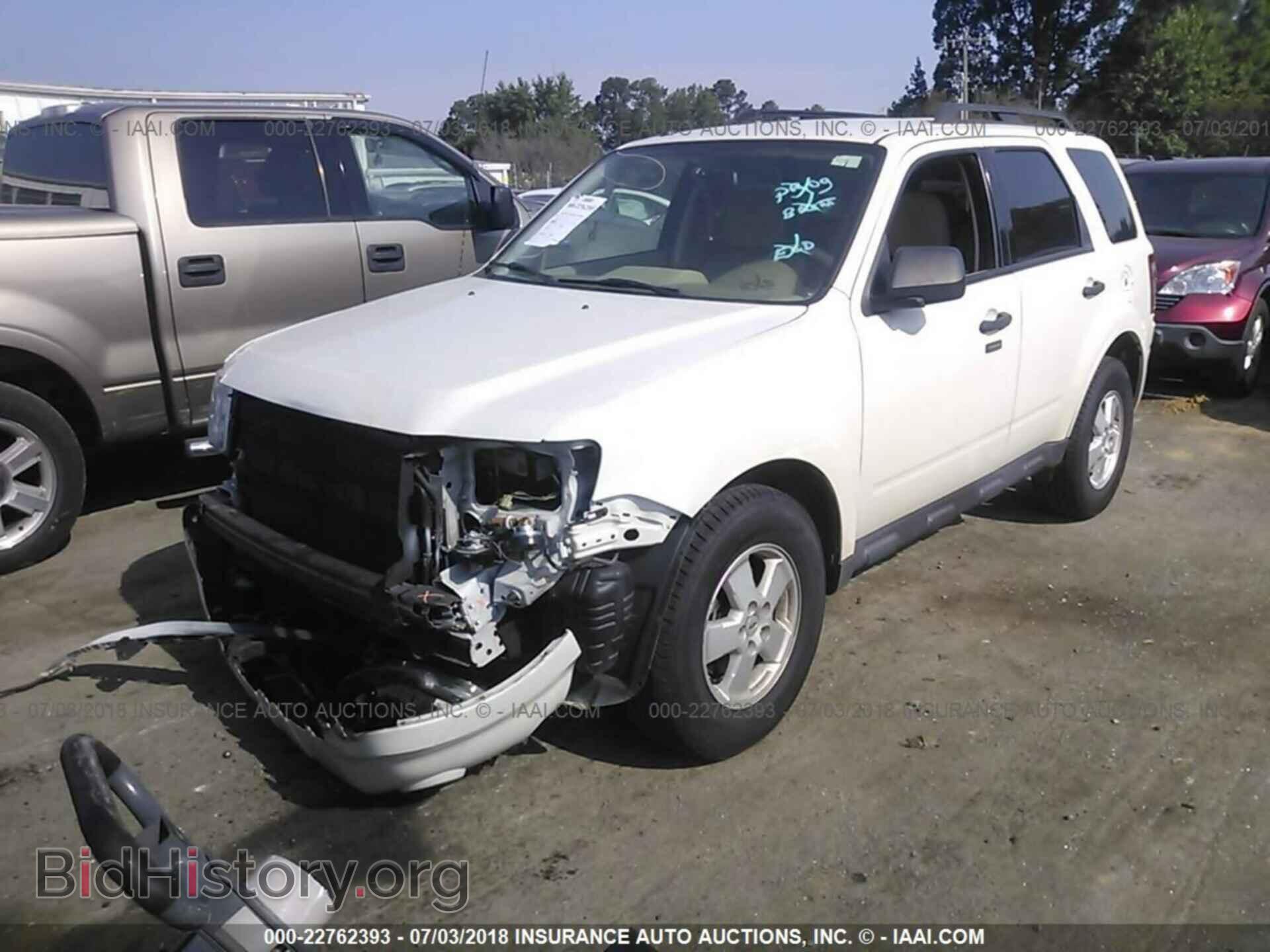 2012 Ford Escape - VIN: 1FMCU9D76CKC84168 - Photo 2