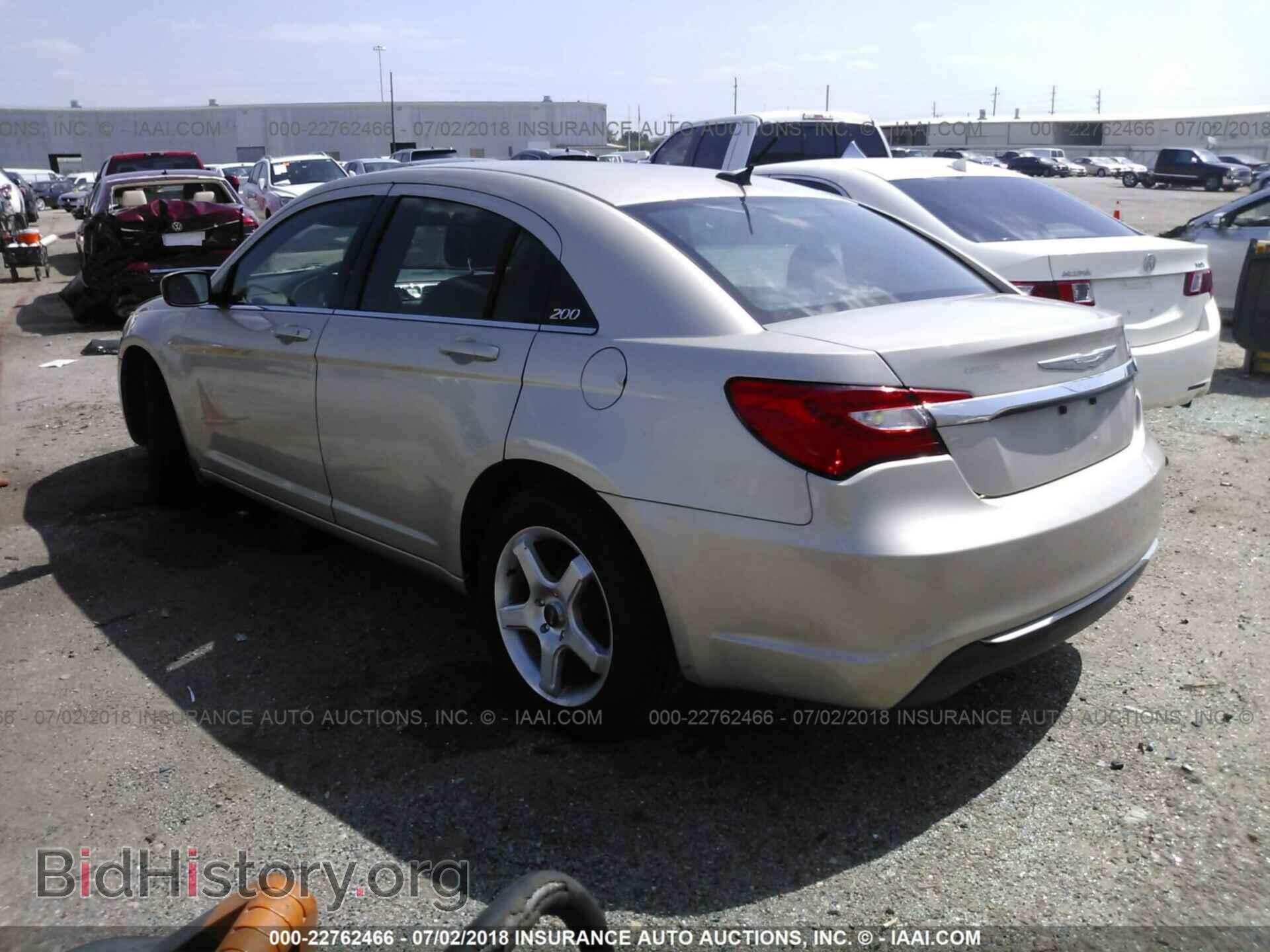 2013 Chrysler 200 - VIN: 1C3CCBAB0DN691754 - Photo 3