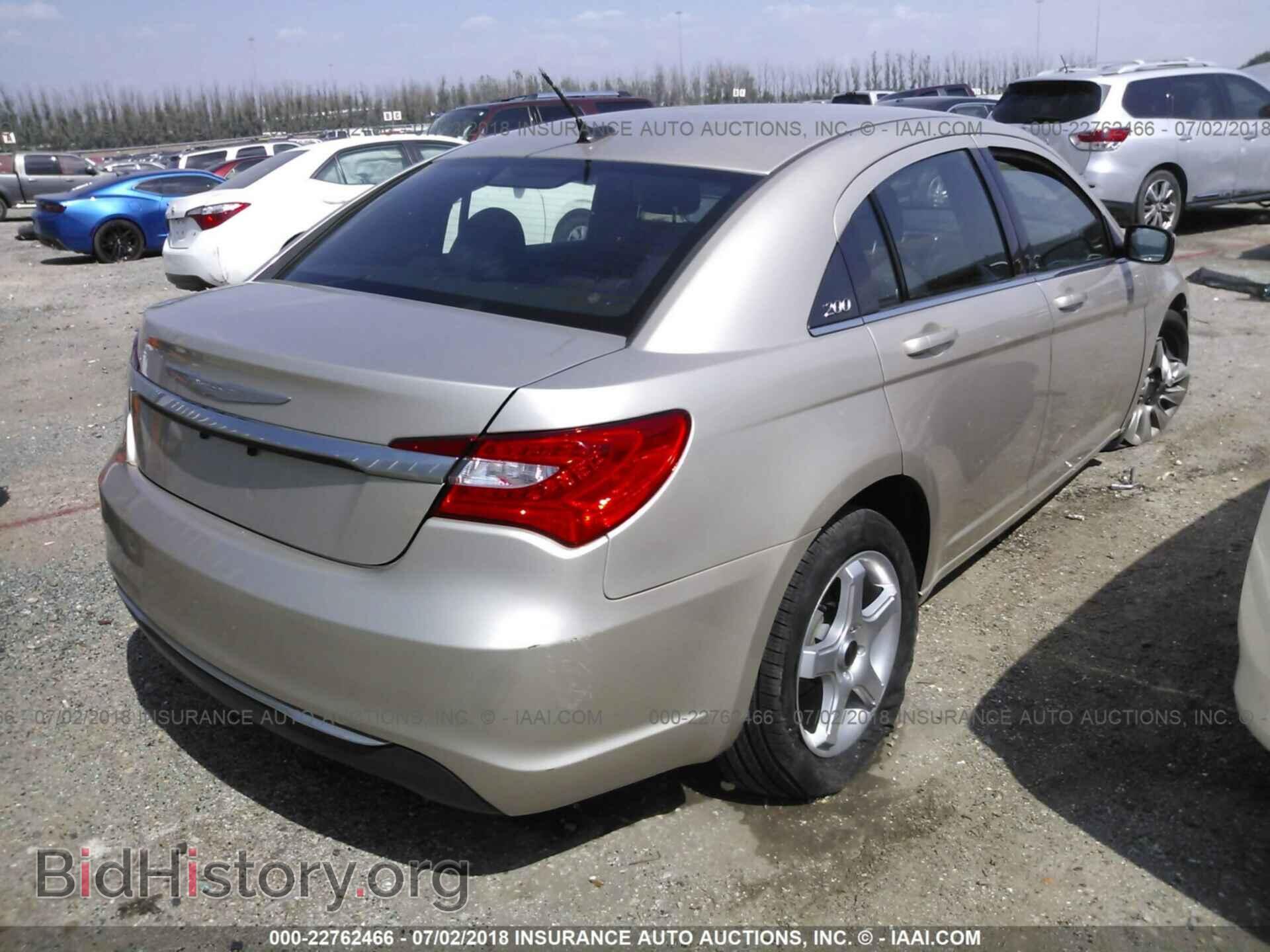 2013 Chrysler 200 - VIN: 1C3CCBAB0DN691754 - Photo 4