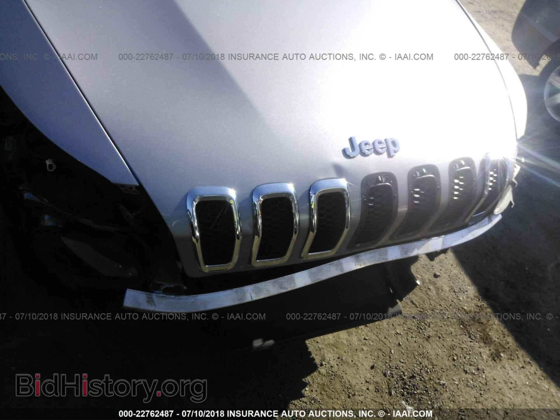 2017 Jeep Cherokee - VIN: 1C4PJLCBXHW507572 - Фото 6