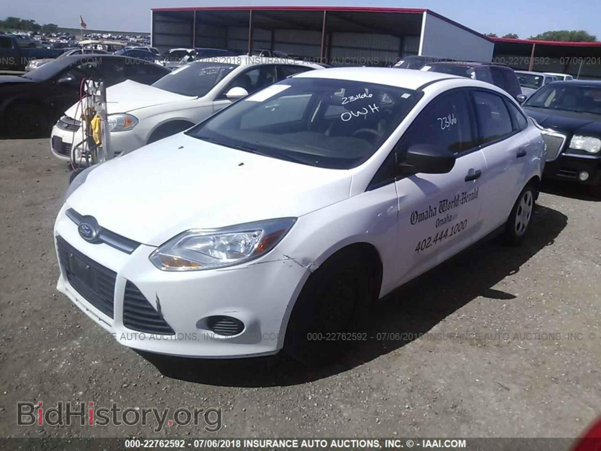 2014 Ford Focus - VIN: 1FADP3E2XEL302111 - Фото 2