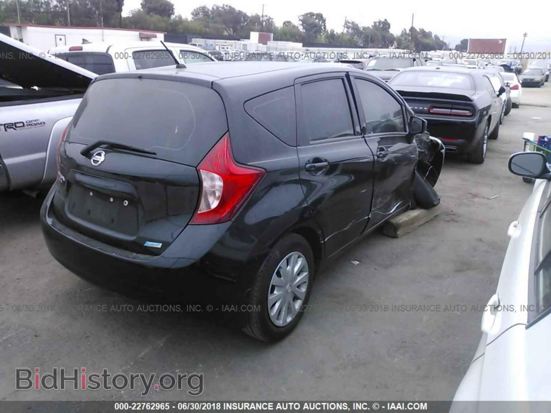 2015 Nissan Versa note - VIN: 3N1CE2CP8FL439111 - Photo 4