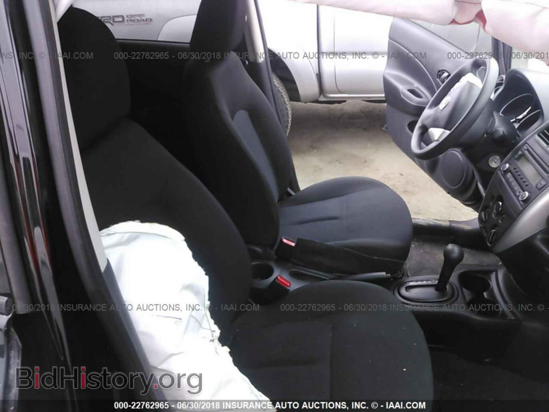 2015 Nissan Versa note - VIN: 3N1CE2CP8FL439111 - Photo 5